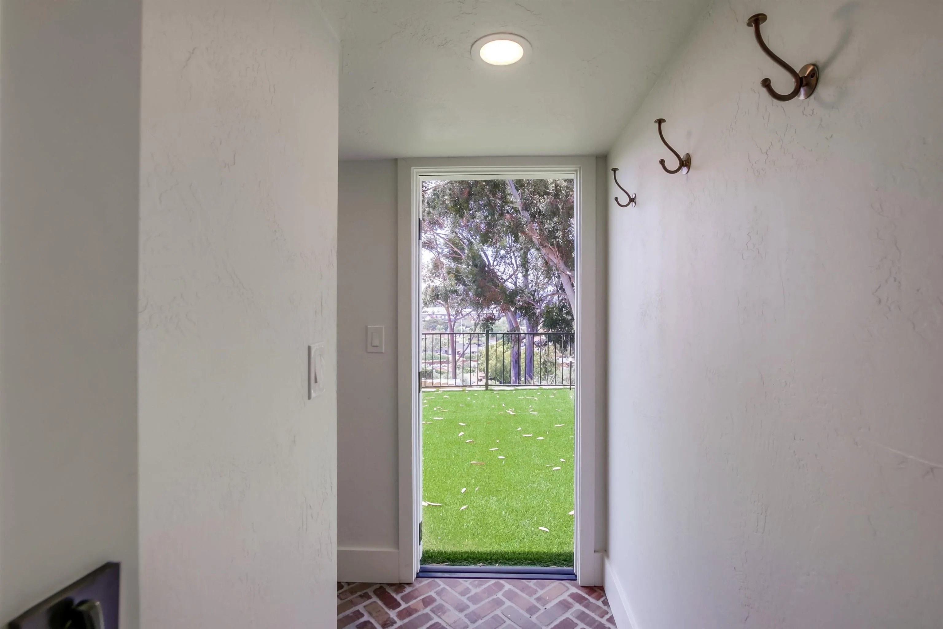 https://cdn.realtyfeed.com/cdn/127/250036432/0a6a5001e067b1488821a76295ffa129.webp