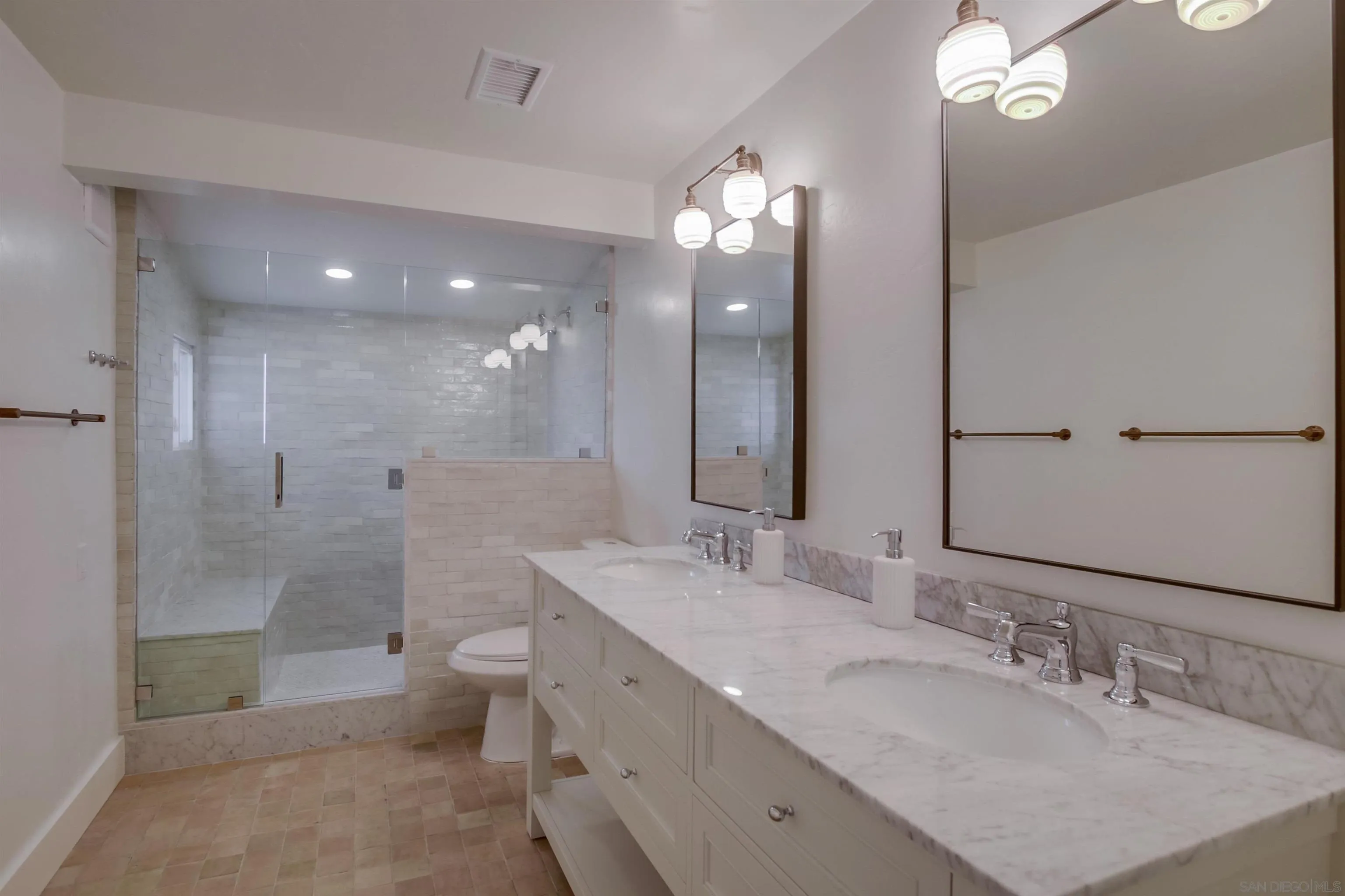 https://cdn.realtyfeed.com/cdn/127/250036432/3393726a65d9dbb94295504d693e8204.webp