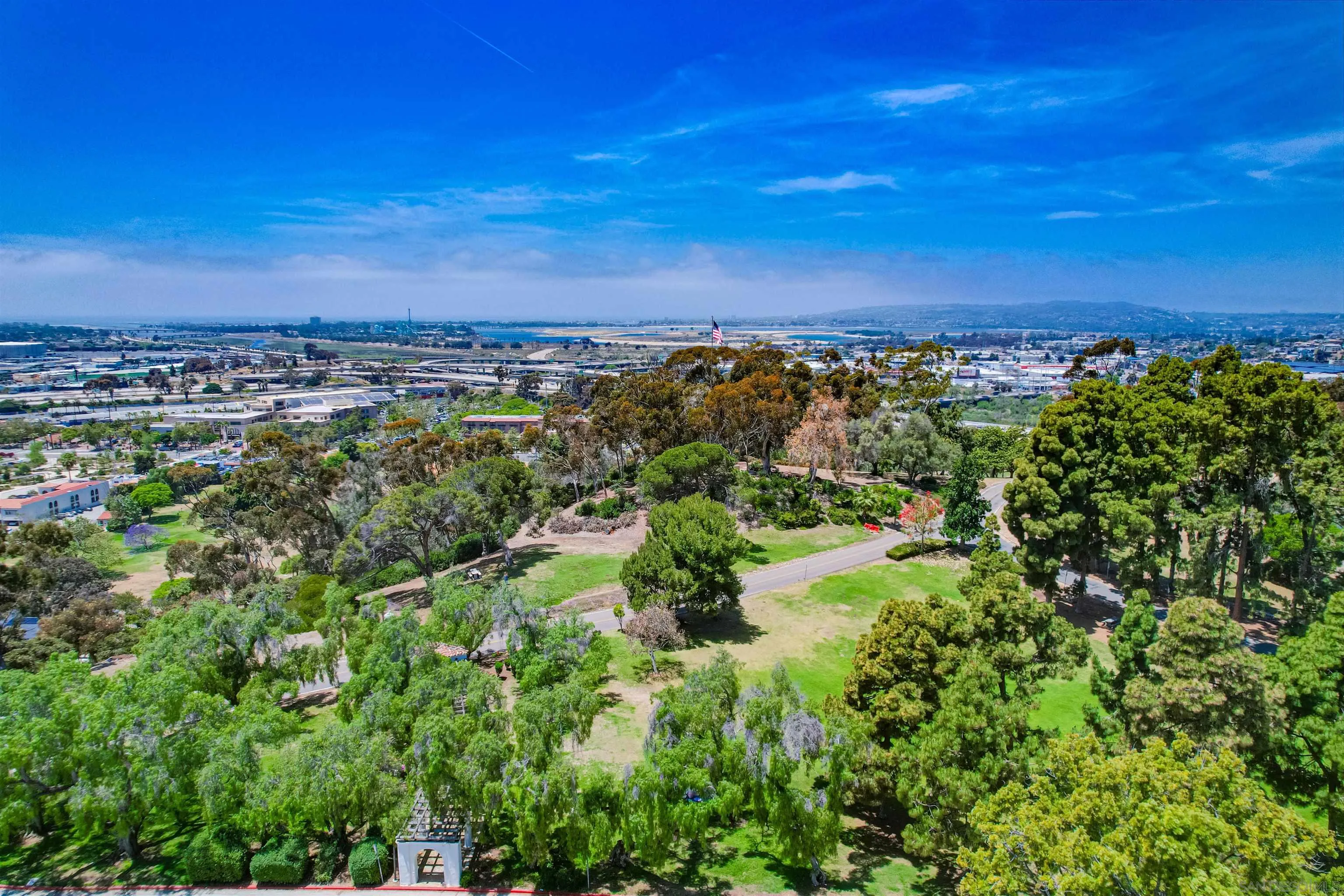 https://cdn.realtyfeed.com/cdn/127/250036432/403fd3daae817adededd21a9327d82d6.webp