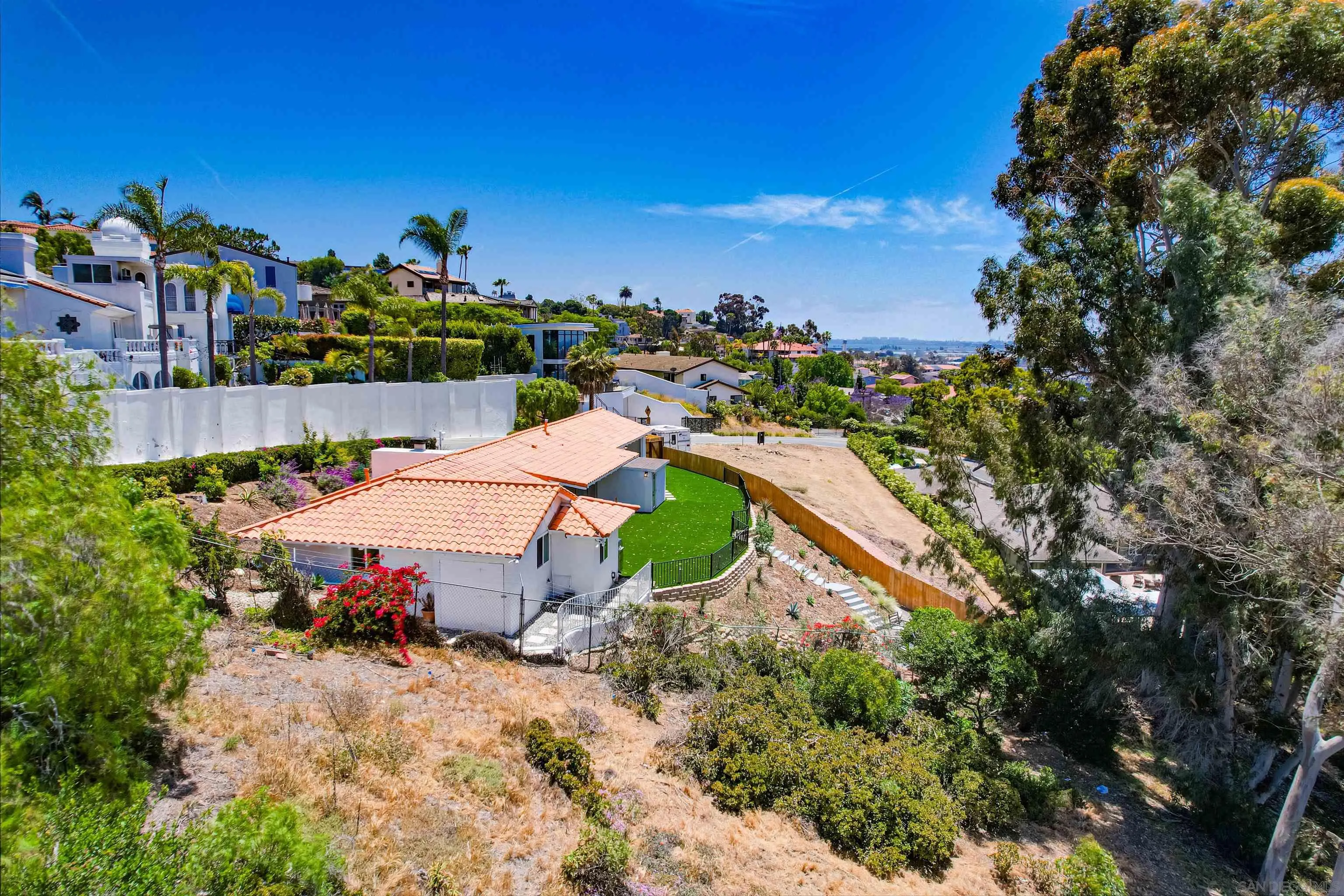 https://cdn.realtyfeed.com/cdn/127/250036432/4ead3e279af489e4349758c3bc02b9a8.webp