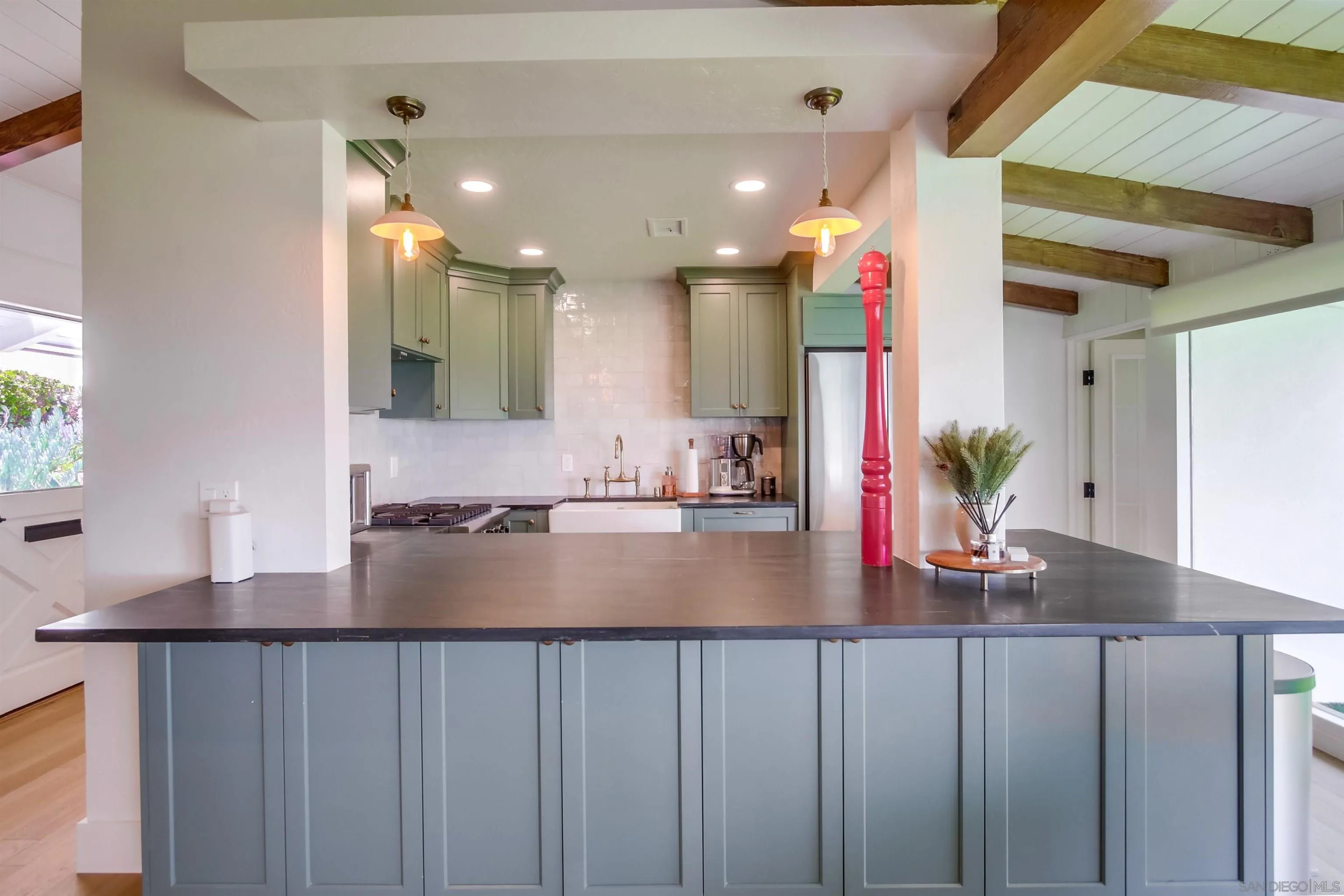 https://cdn.realtyfeed.com/cdn/127/250036432/4f7c294b4c68465ef14afafe18e0d2c4.webp