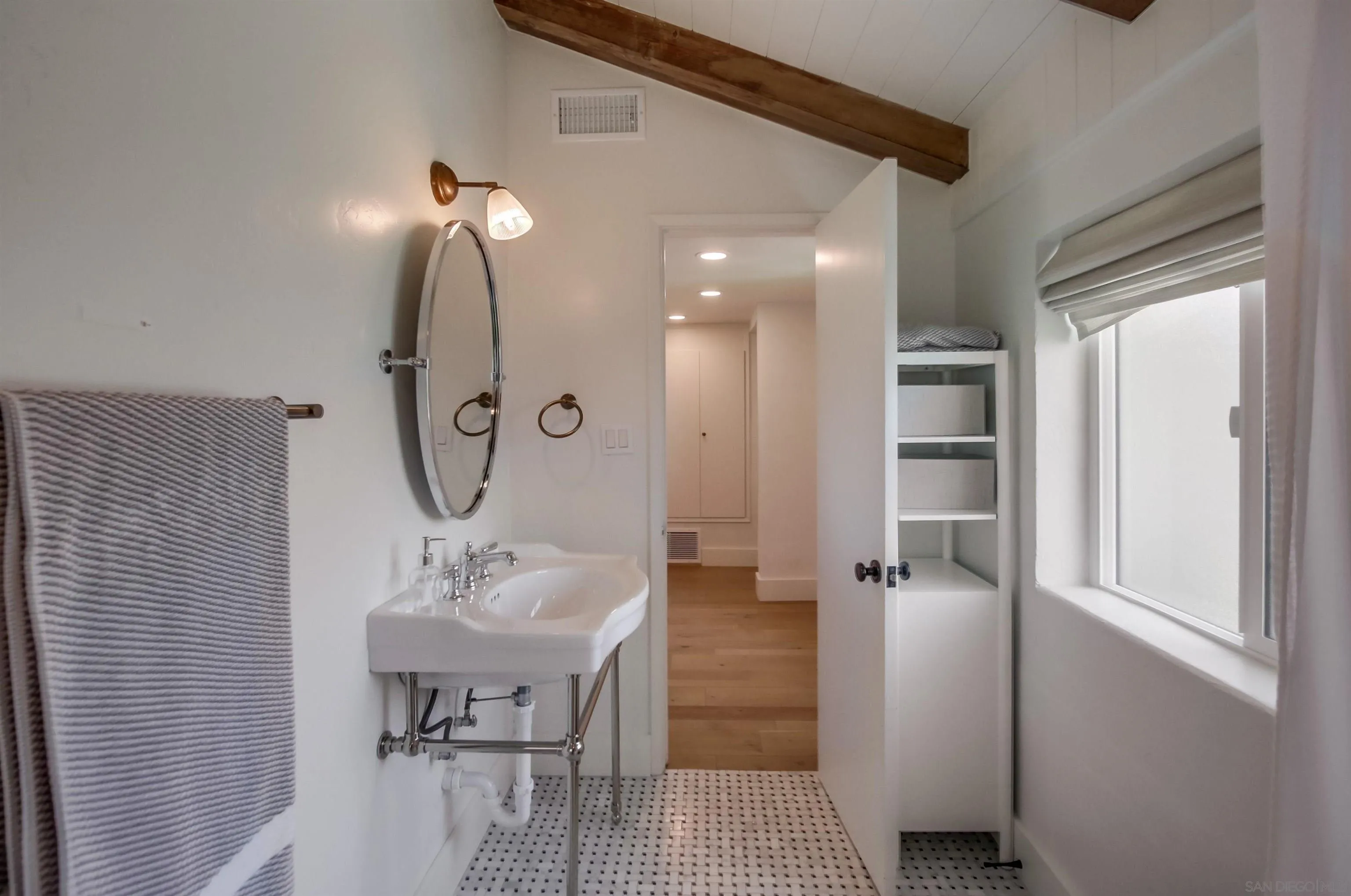 https://cdn.realtyfeed.com/cdn/127/250036432/8f1fce96e8c282a9dcb61c10a1aca82e.webp