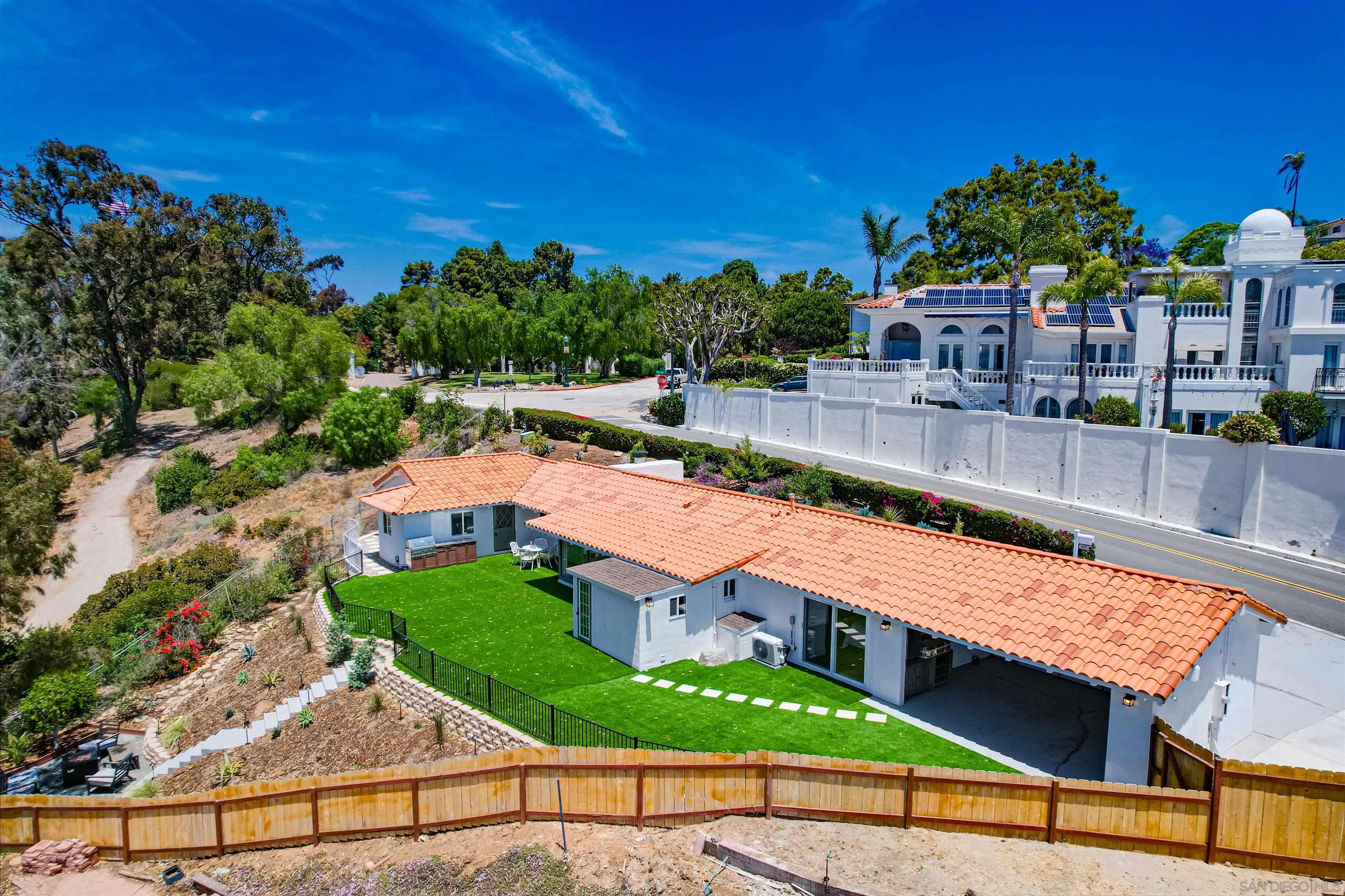 https://cdn.realtyfeed.com/cdn/127/250036432/8ff0ce71d96ac66d5235ca267b335aee.webp