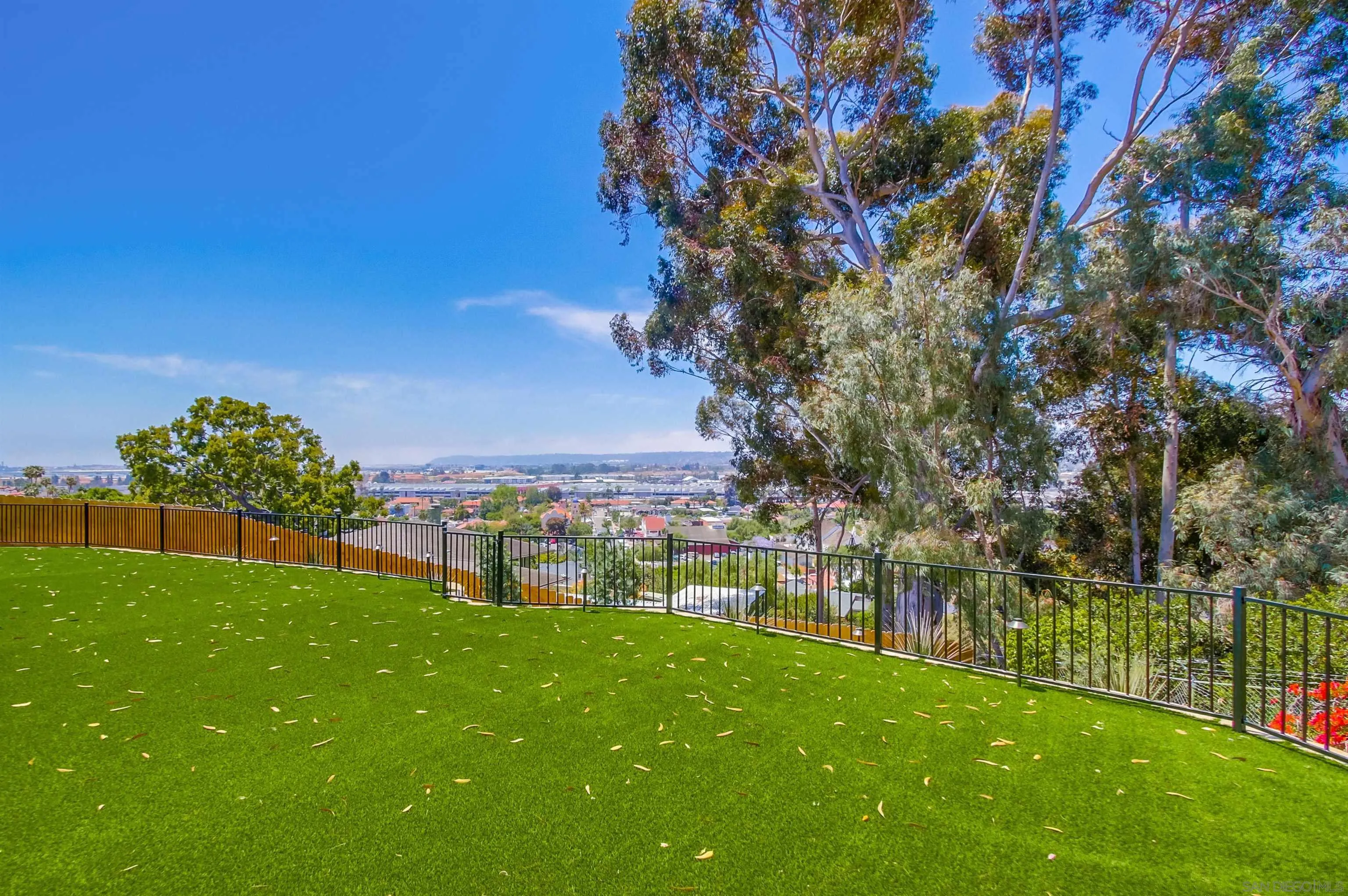 https://cdn.realtyfeed.com/cdn/127/250036432/a92aa803712d1046ade49ac2ebd075a9.webp