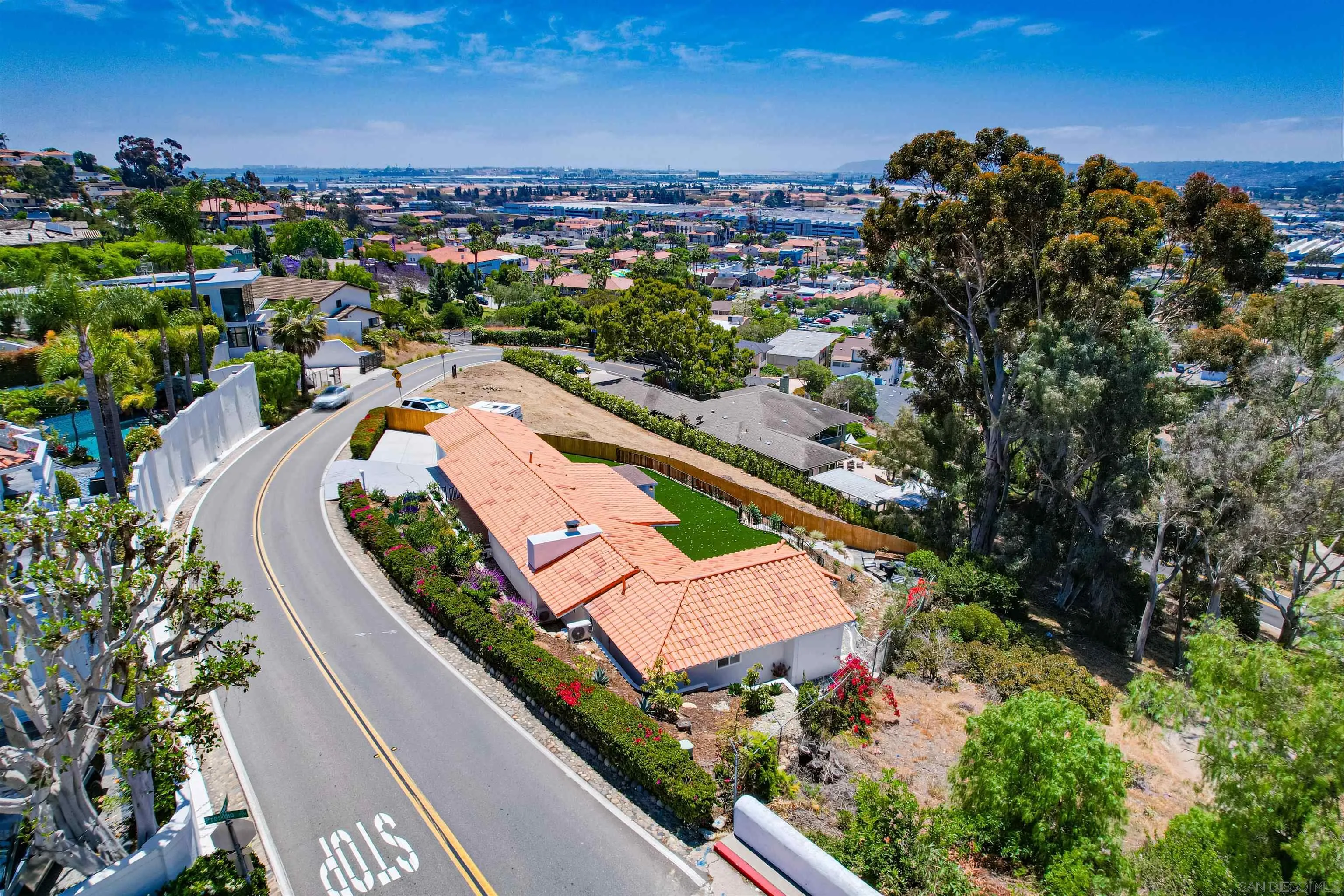 https://cdn.realtyfeed.com/cdn/127/250036432/ac9987b8771618cdea533a6ddc8ce940.webp