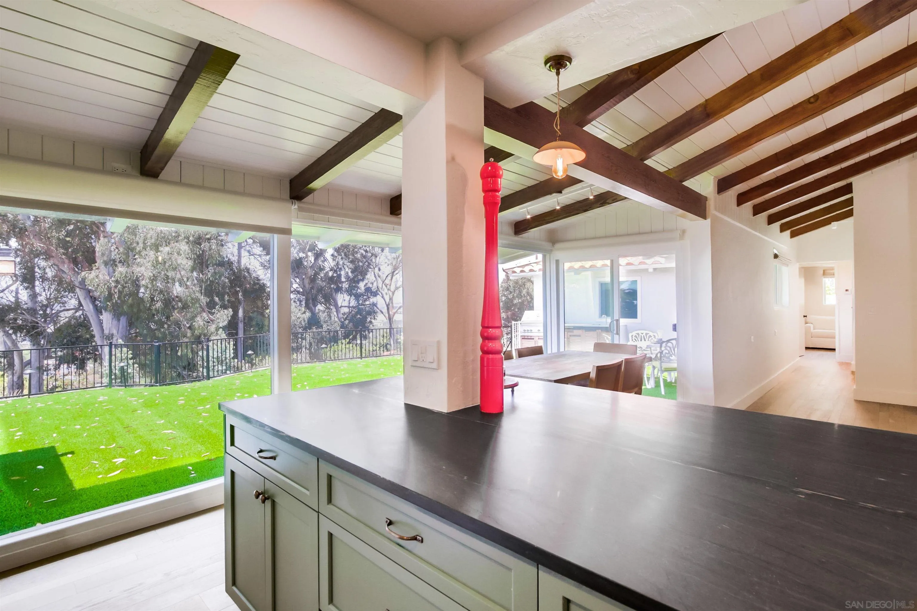 https://cdn.realtyfeed.com/cdn/127/250036432/e2883492c29549e2c290e156e7ef429e.webp