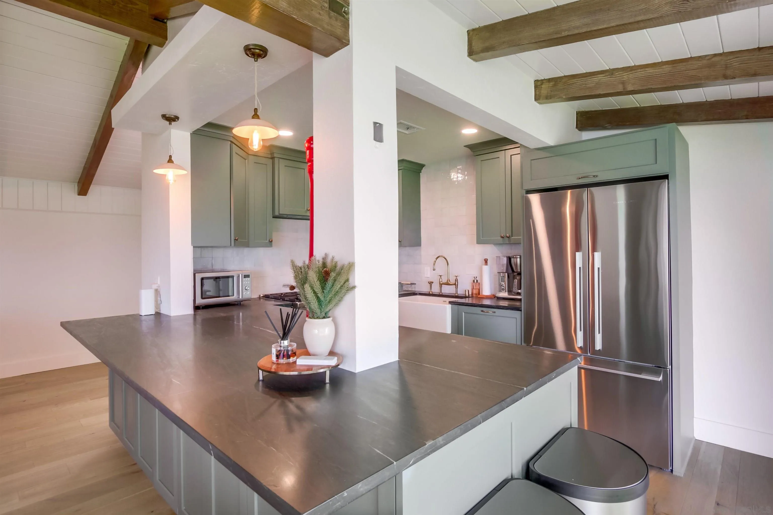 https://cdn.realtyfeed.com/cdn/127/250036432/eeed82728cb2e3f55acf6d5f8615b3f1.webp