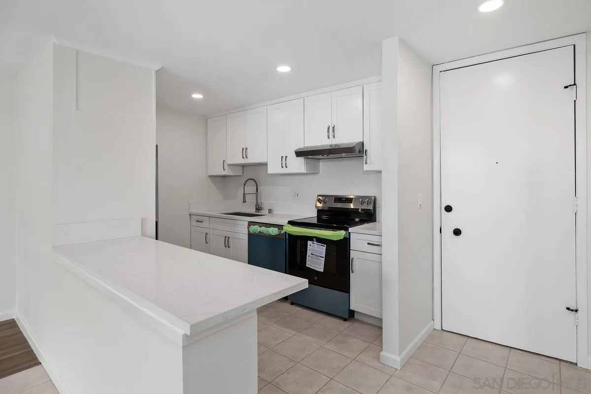 Photo #3: 250036433 Listing 