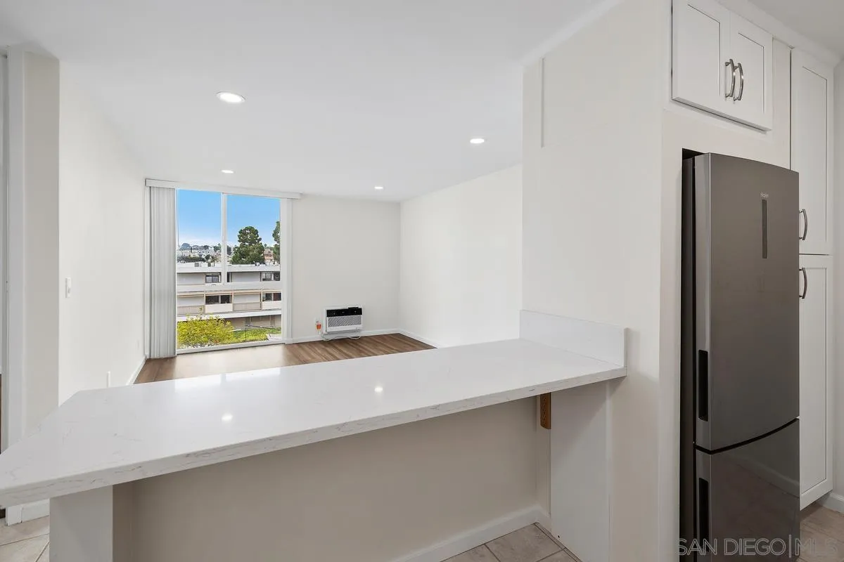 Photo #6: 250036433 Listing 