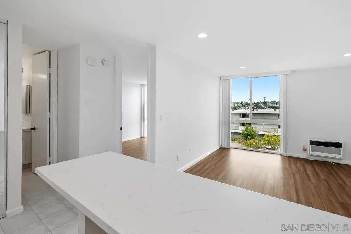 Photo #7: 250036433 Listing: Photo #7
