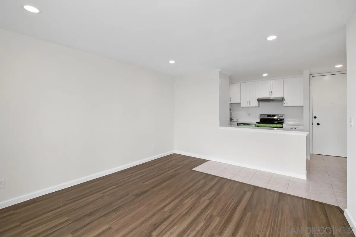 Photo #10: 250036433 Listing: Photo #10