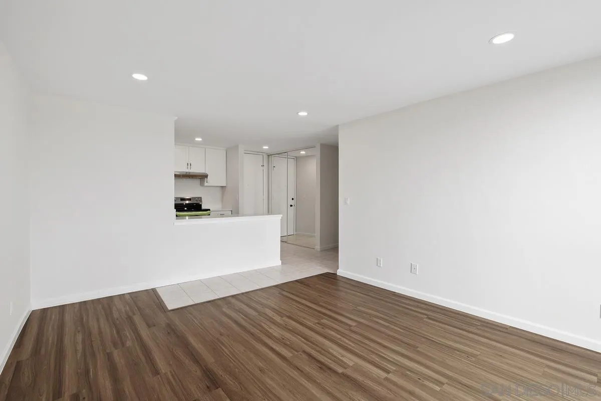 Photo #11: 250036433 Listing: Photo #11
