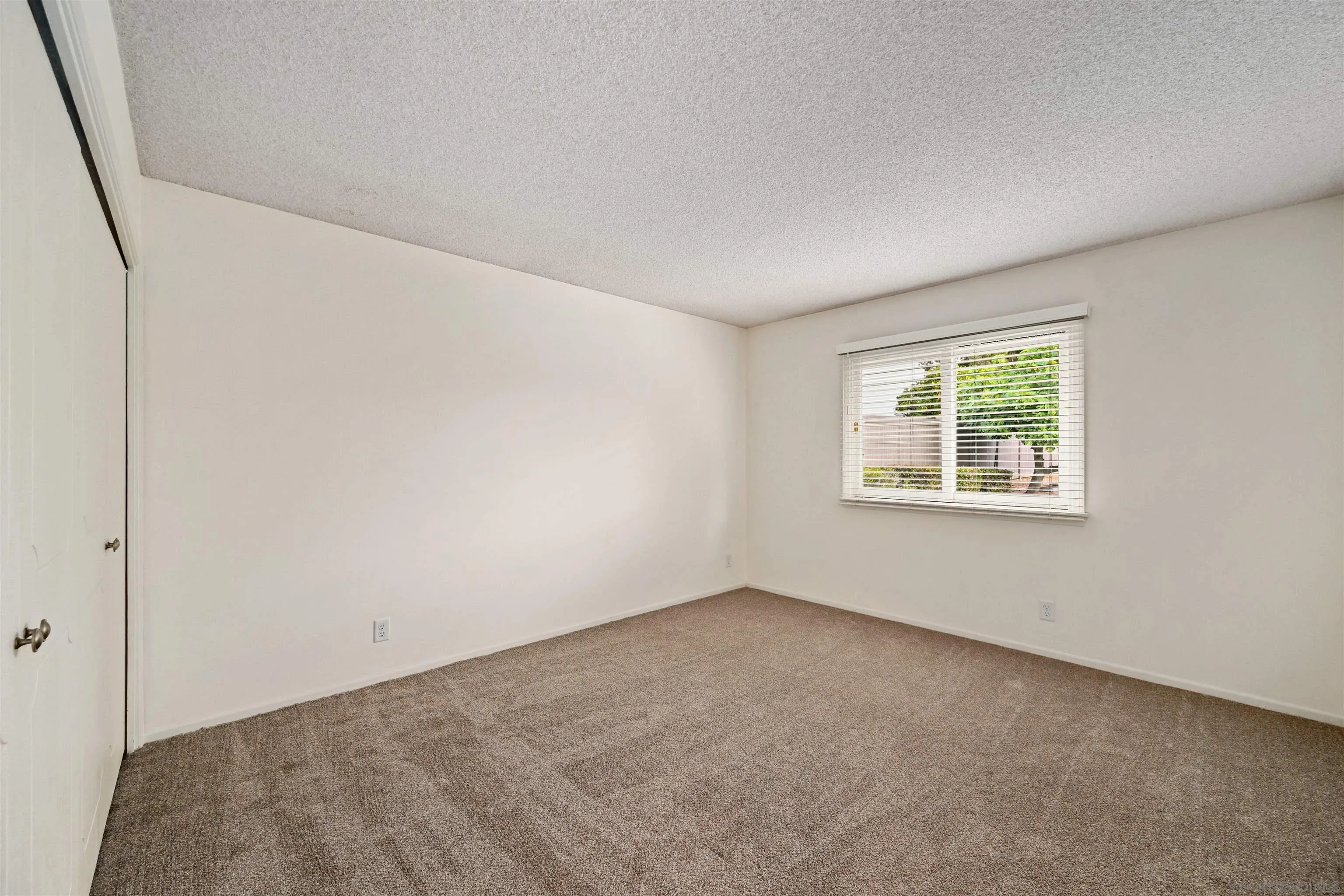 https://cdn.realtyfeed.com/cdn/127/250036434/531c219889d1da3dd04474eea3887ea2.webp