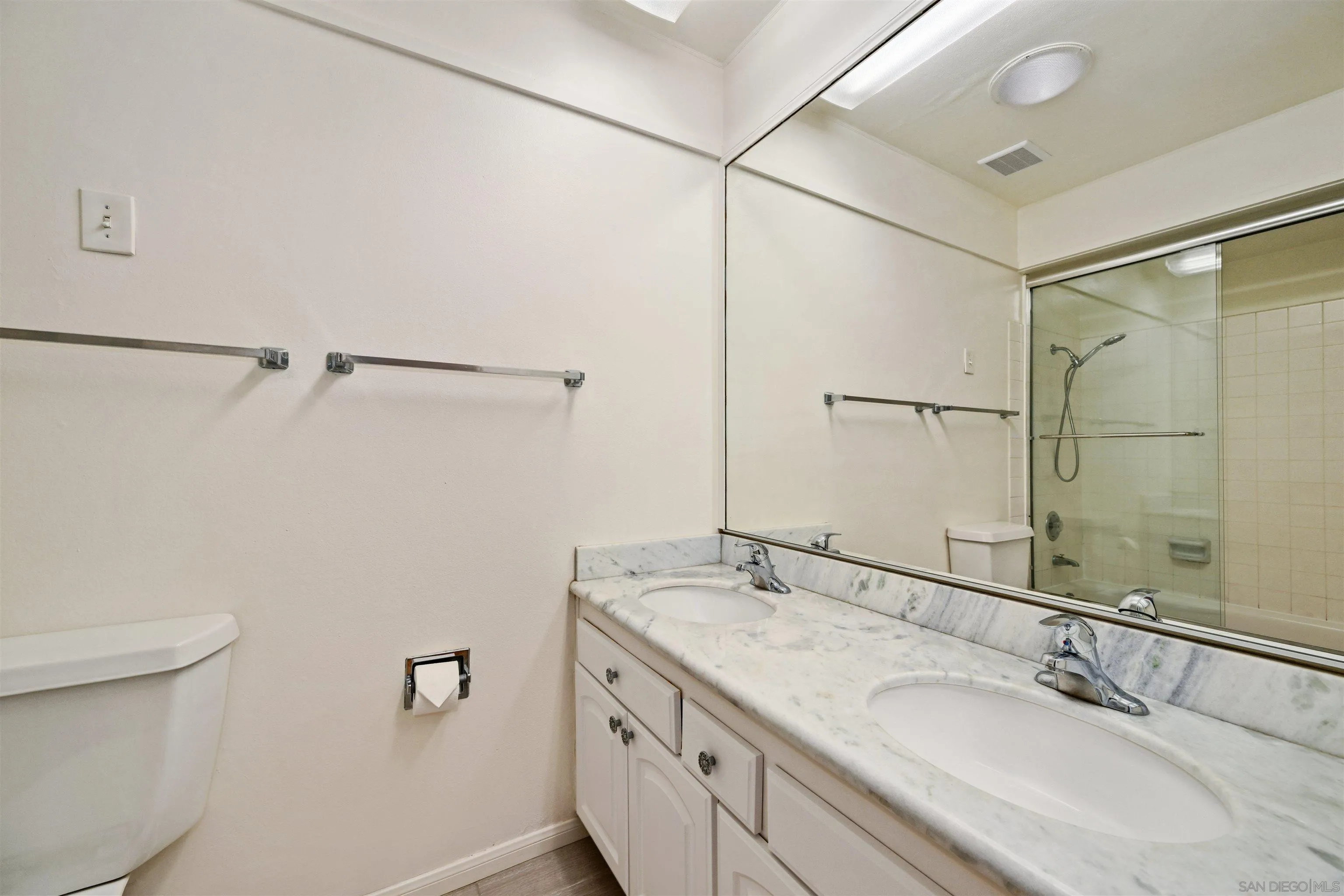 https://cdn.realtyfeed.com/cdn/127/250036434/6cd8e124238aba0a4f551eac905c1a63.webp