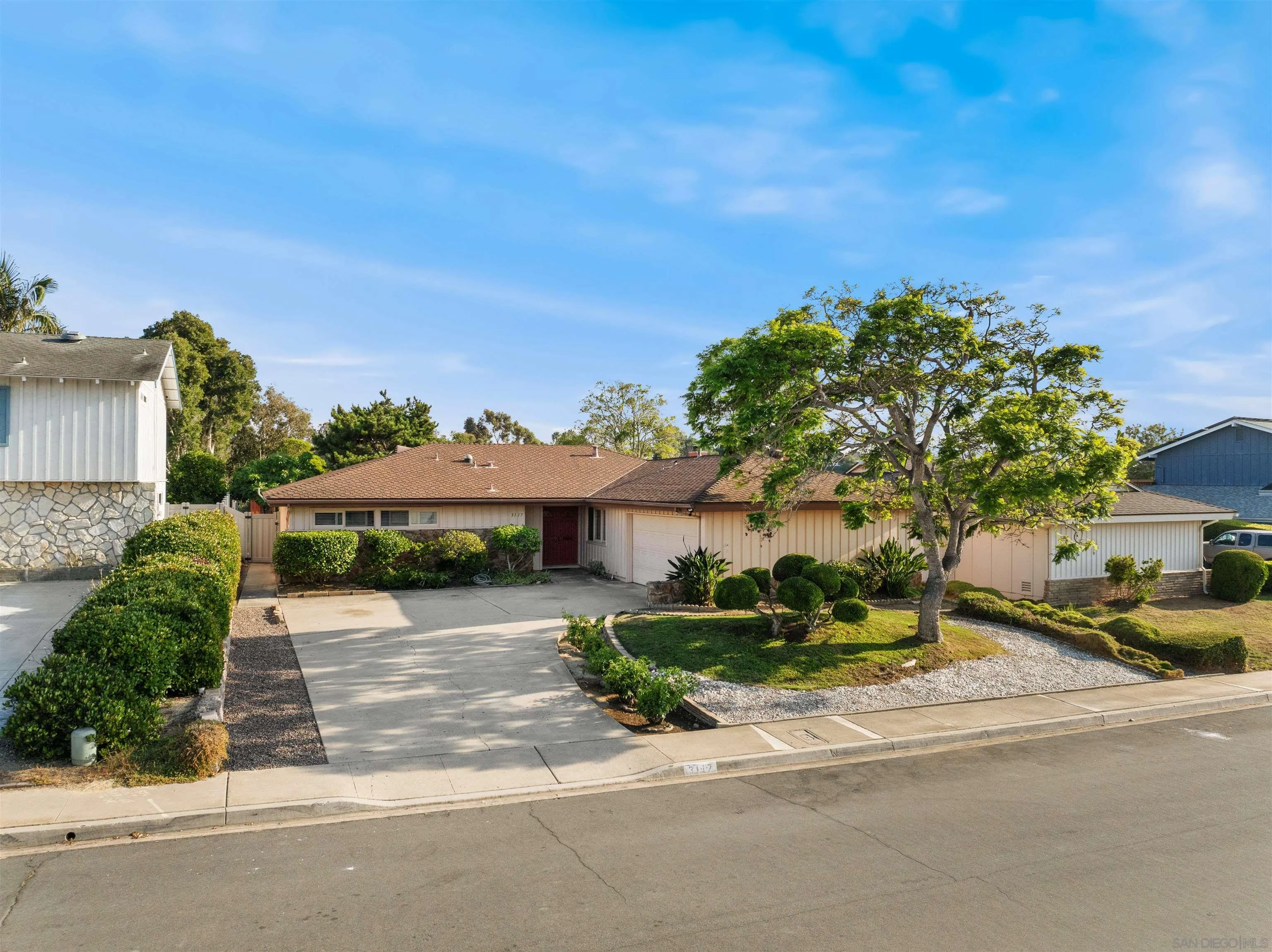 https://cdn.realtyfeed.com/cdn/127/250036434/6d80fbd8cf001b309afdf580196080a7.webp