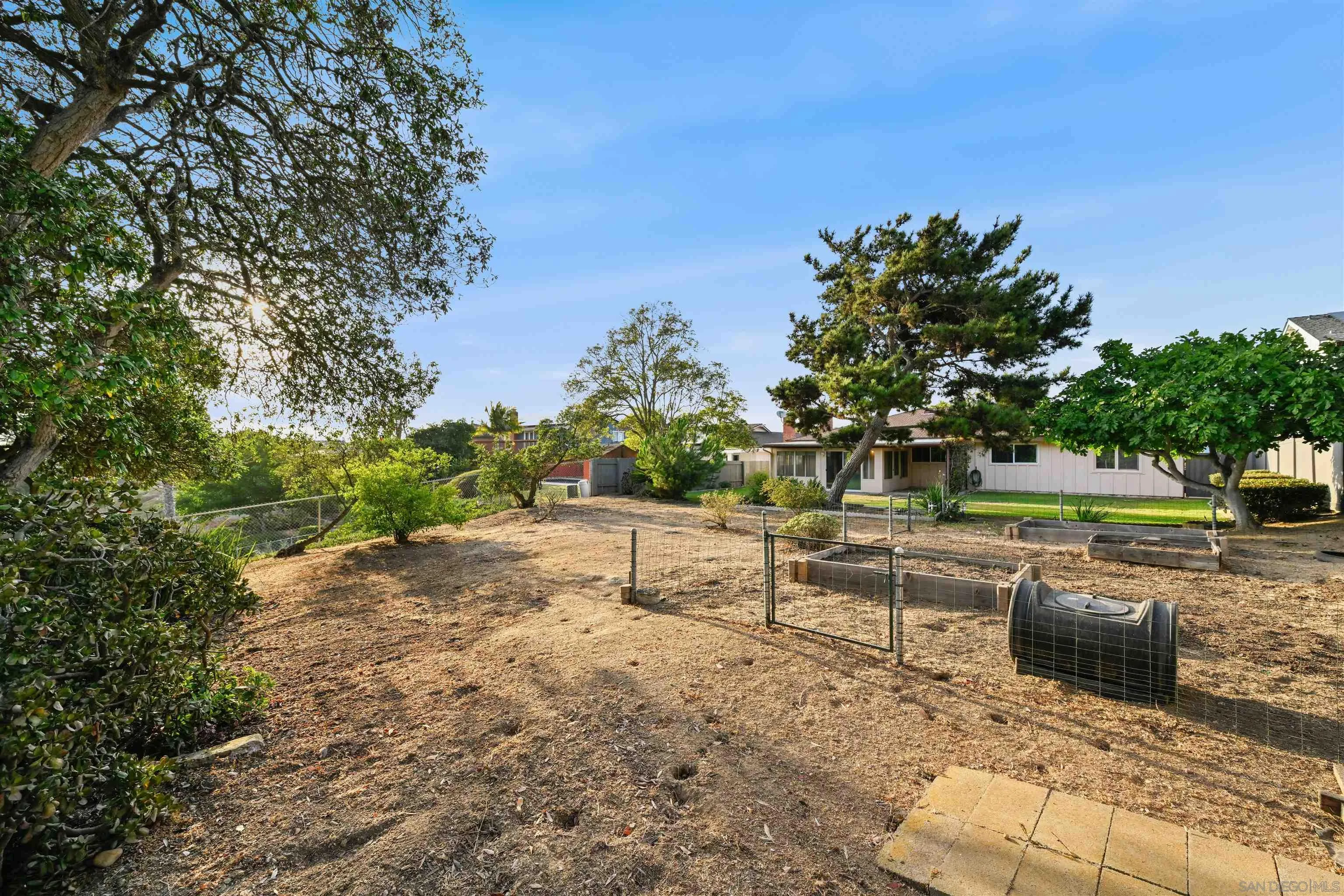 https://cdn.realtyfeed.com/cdn/127/250036434/79a5eebbb039d74ed407b42fa3e2e82a.webp