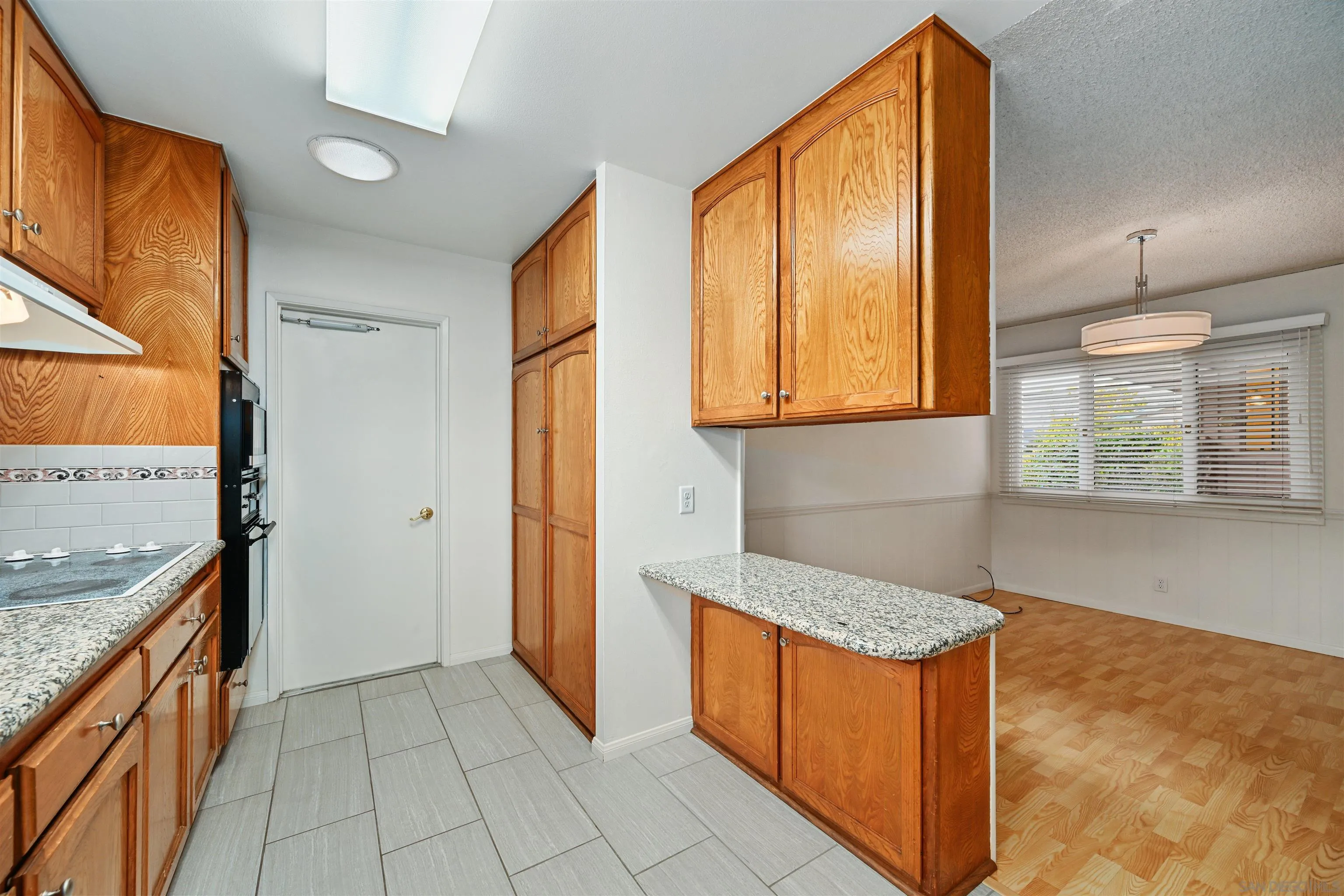 https://cdn.realtyfeed.com/cdn/127/250036434/fa5b5badd8f67a65781f0fd665b1a326.webp