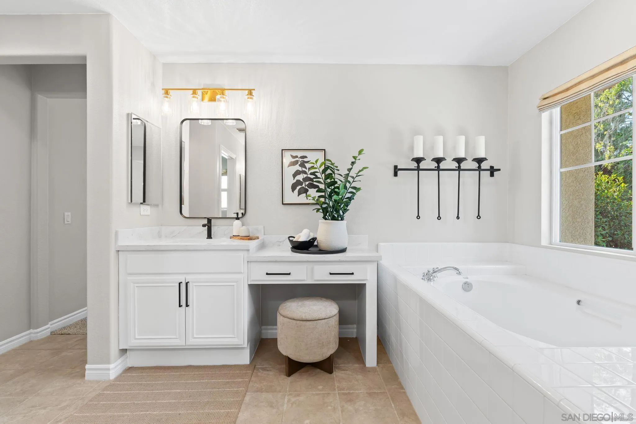 https://cdn.realtyfeed.com/cdn/127/250036435/11b43265345da0fa961aeafbcdc99453.webp