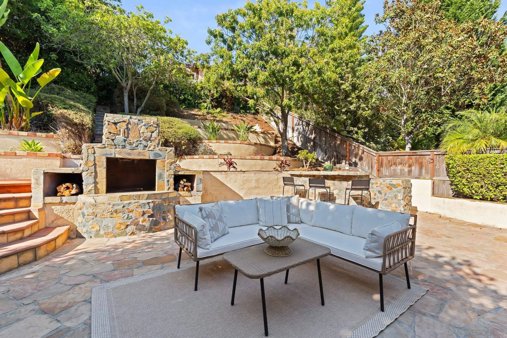 https://cdn.realtyfeed.com/cdn/127/250036435/3969d5f199ba2db594f784c7f2810480.webp