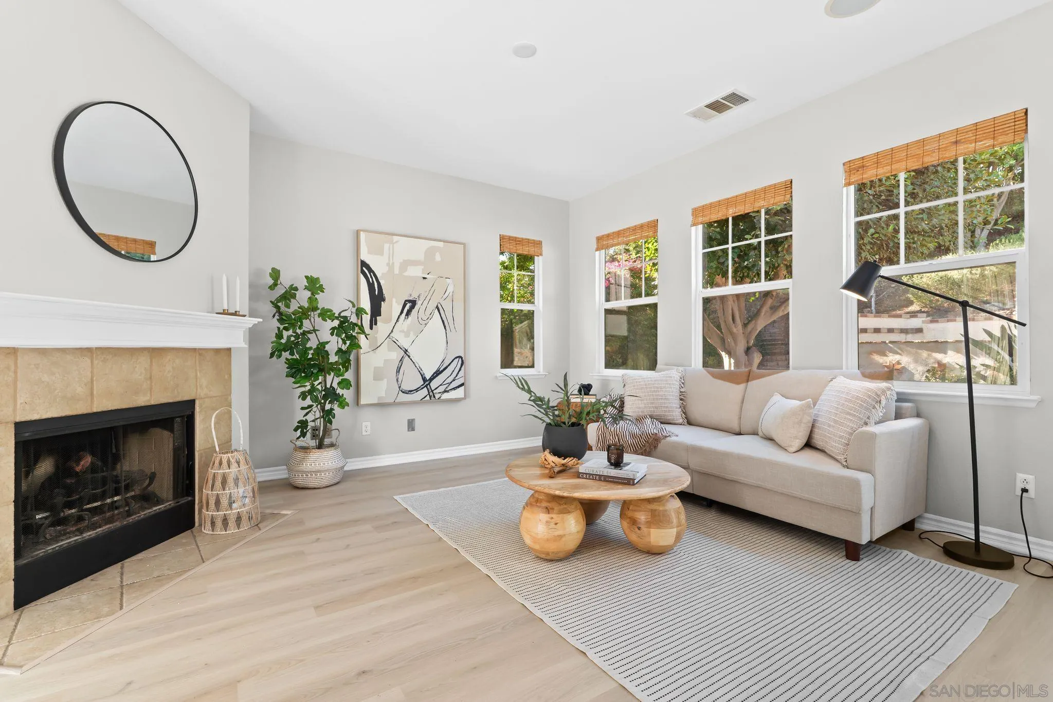 https://cdn.realtyfeed.com/cdn/127/250036435/8e5602be4a99fb25e1d168463a0a7746.webp