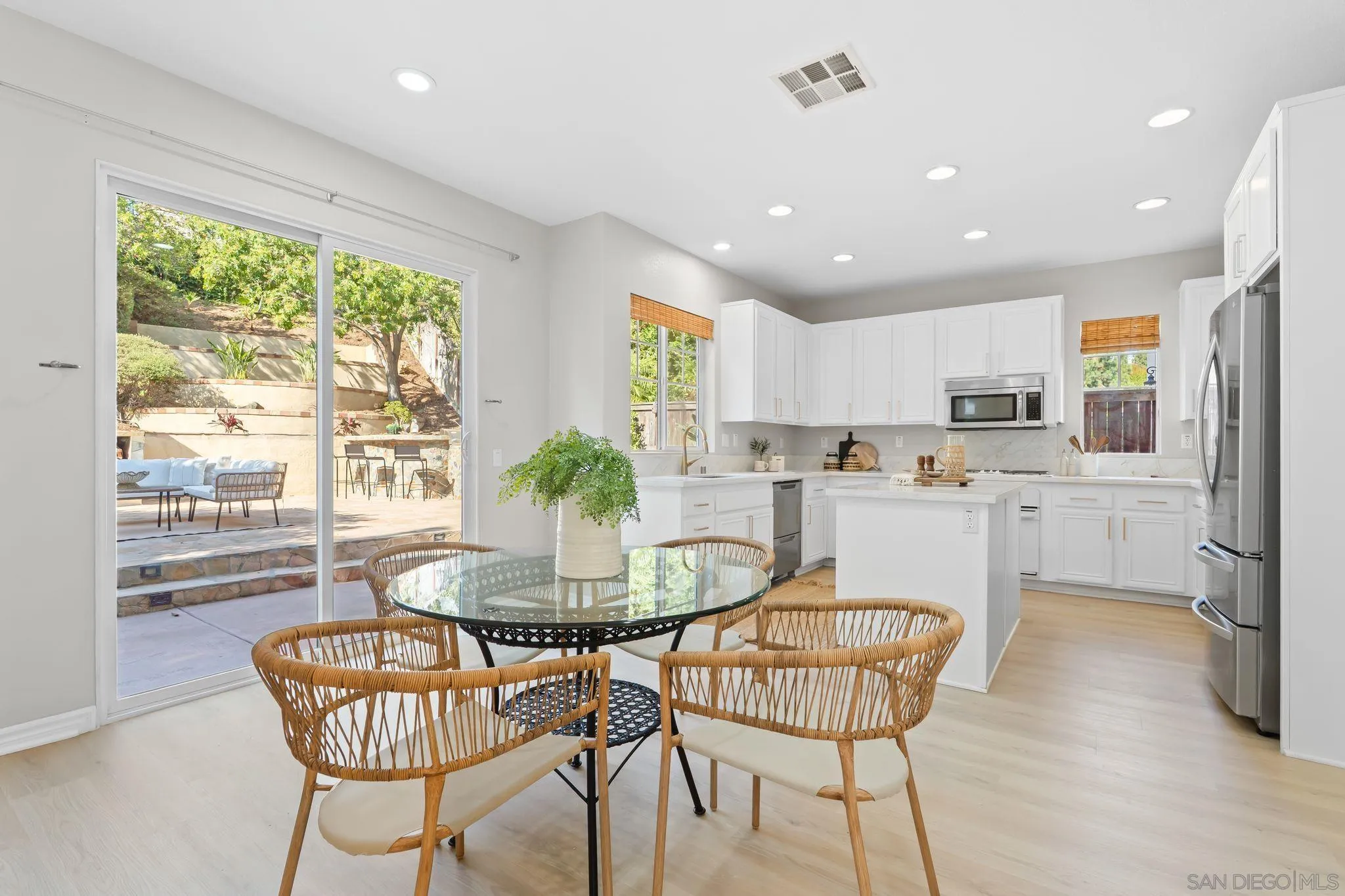 https://cdn.realtyfeed.com/cdn/127/250036435/a893fa0430d374d95ef2e73251ba4d92.webp