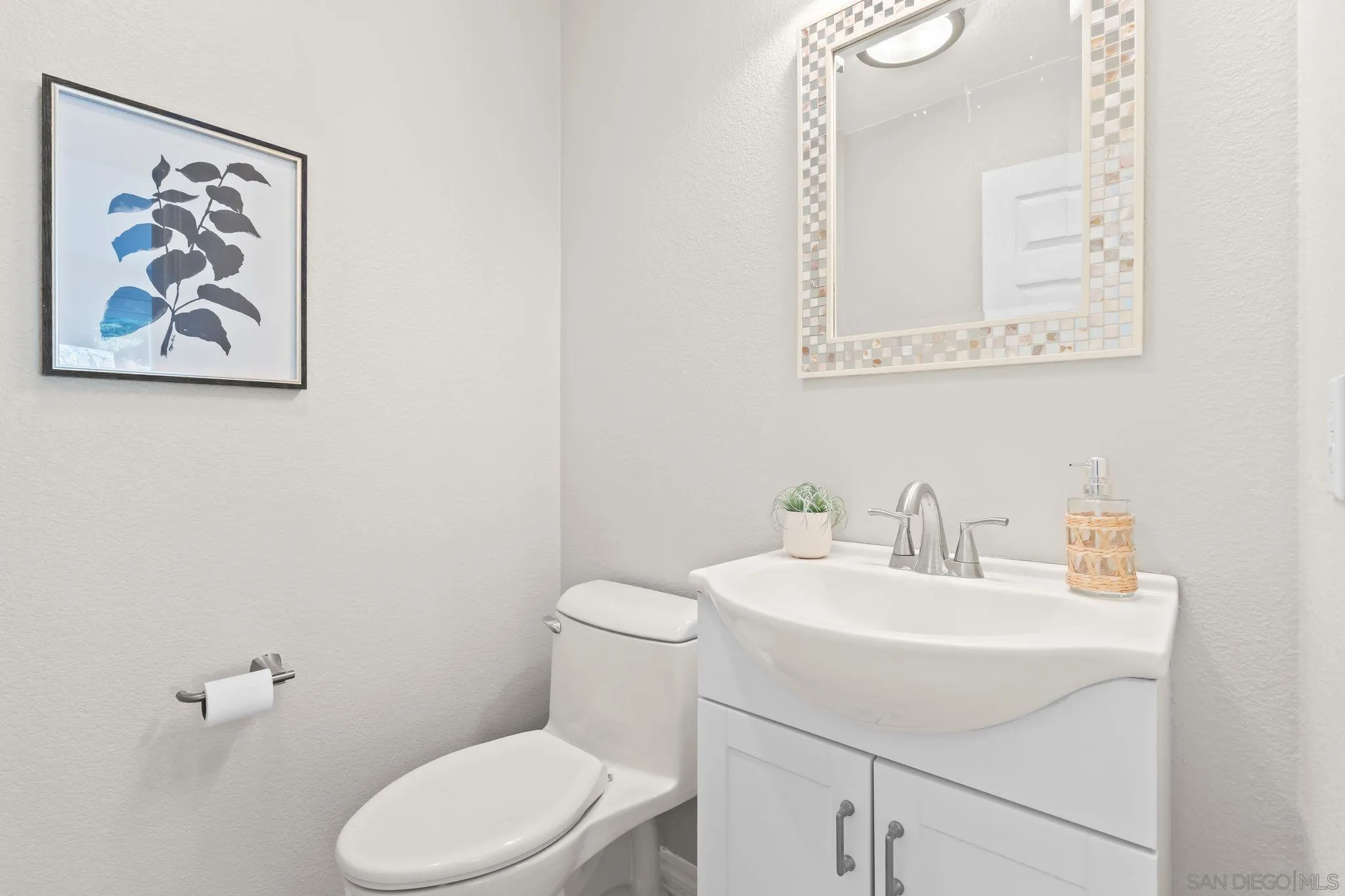 https://cdn.realtyfeed.com/cdn/127/250036435/bf53c7f26fcef4ad330e10eb371dca91.webp