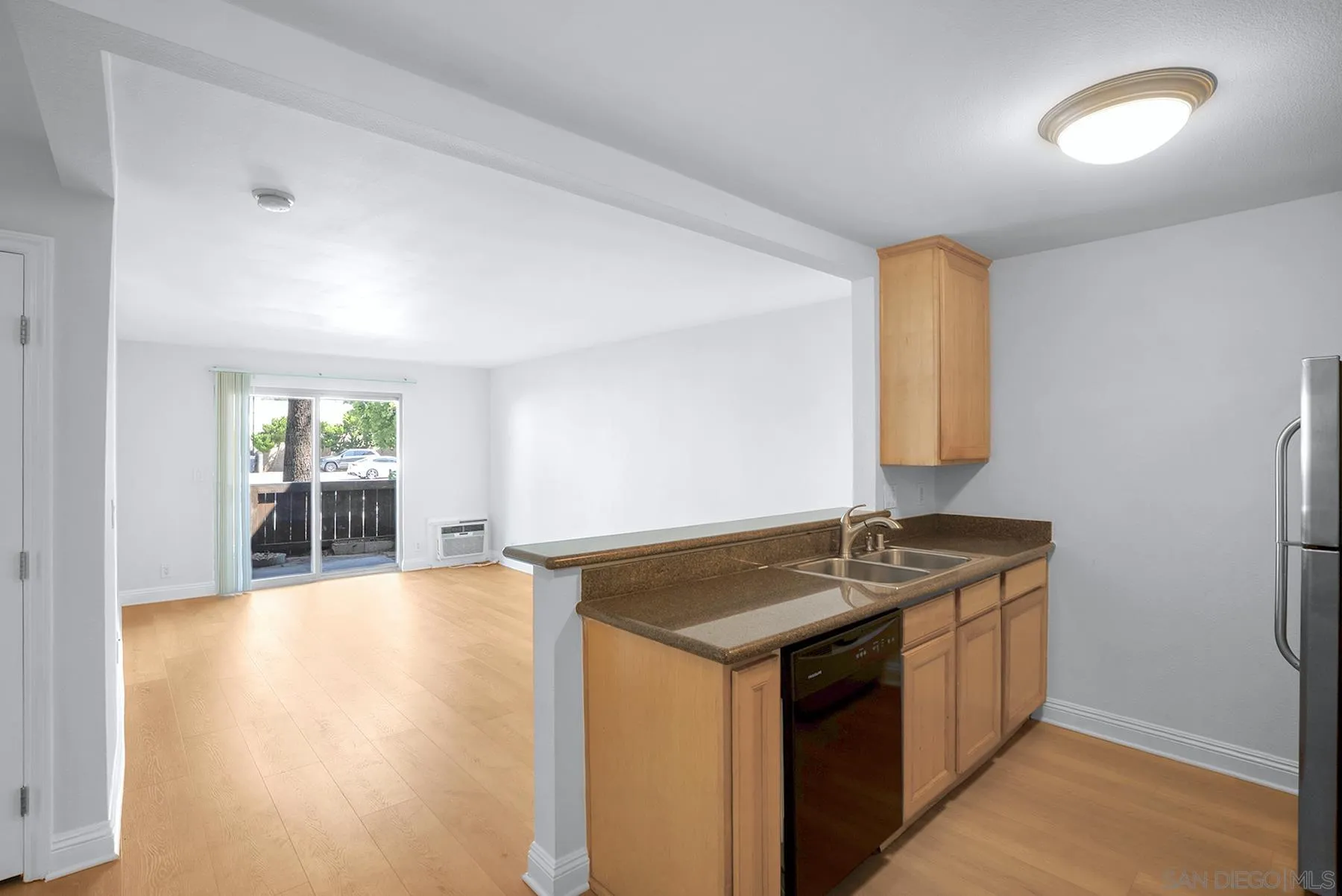 Photo #4: 250036441 Listing 