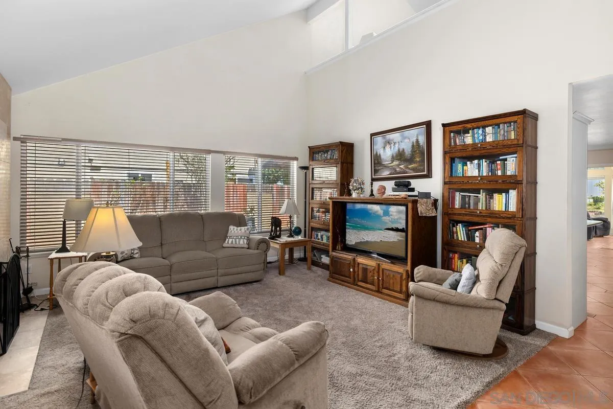 https://cdn.realtyfeed.com/cdn/127/250036442/42df437826431a8812a38b2497e9f2b0.webp