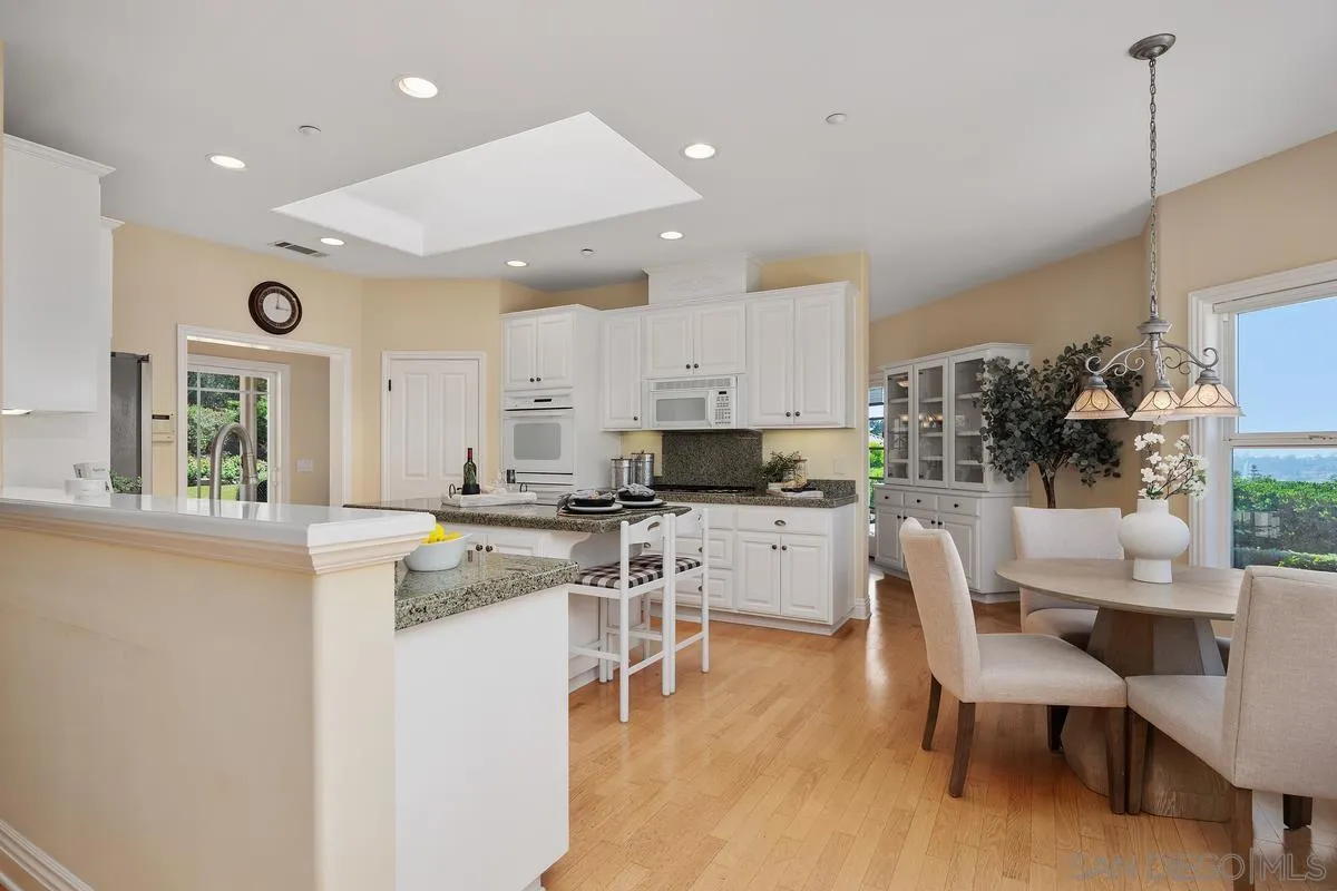 https://cdn.realtyfeed.com/cdn/127/250036443/1e8de2b40da3cad78285481e7ebbc5fc.webp