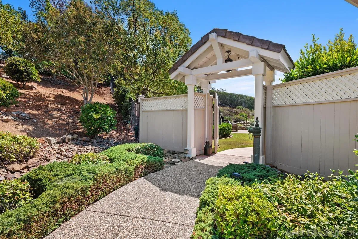 https://cdn.realtyfeed.com/cdn/127/250036443/4ff04b87f7677f696408ea118b0dabf2.webp
