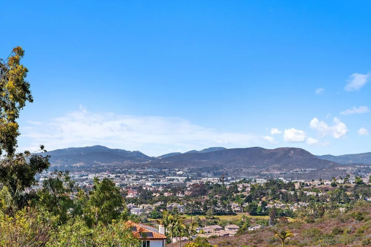 https://cdn.realtyfeed.com/cdn/127/250036443/7968f4de24d3f897c045592a45b011ba.webp