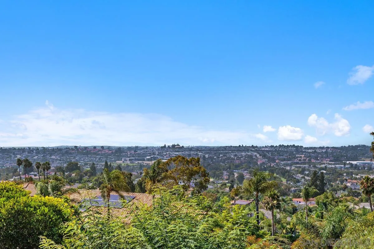https://cdn.realtyfeed.com/cdn/127/250036443/8d93f41b0657ecc22997a77c0f6035db.webp
