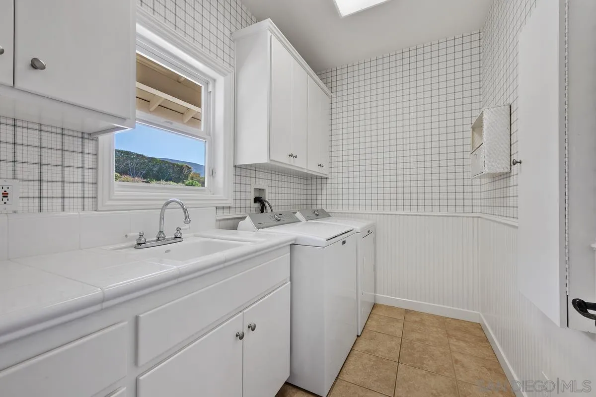 https://cdn.realtyfeed.com/cdn/127/250036443/d4524466af5660cbee2cb9bf0b05feb2.webp