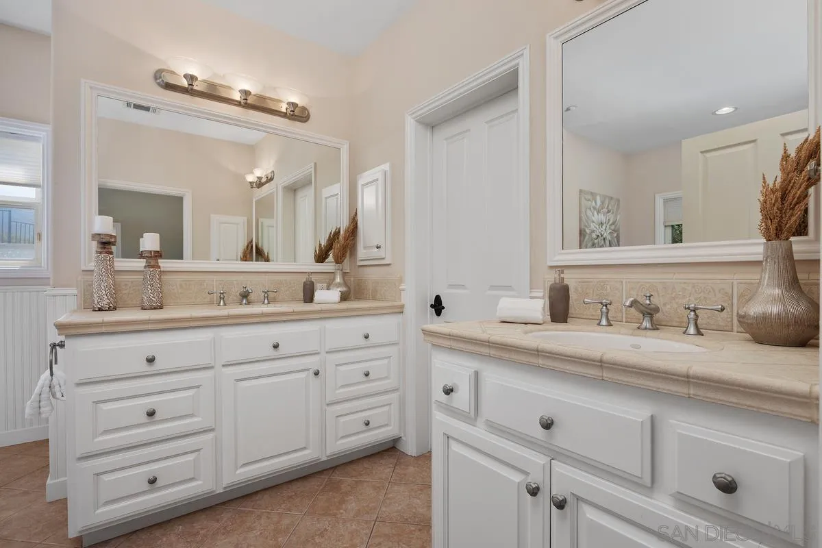 https://cdn.realtyfeed.com/cdn/127/250036443/eb6503ae8a006405128a70181f8d36fd.webp