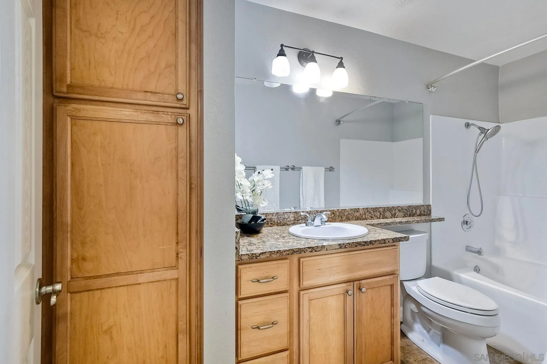 https://cdn.realtyfeed.com/cdn/127/250036445/04b83ccb52059c406bbf779ff73d1be6.webp