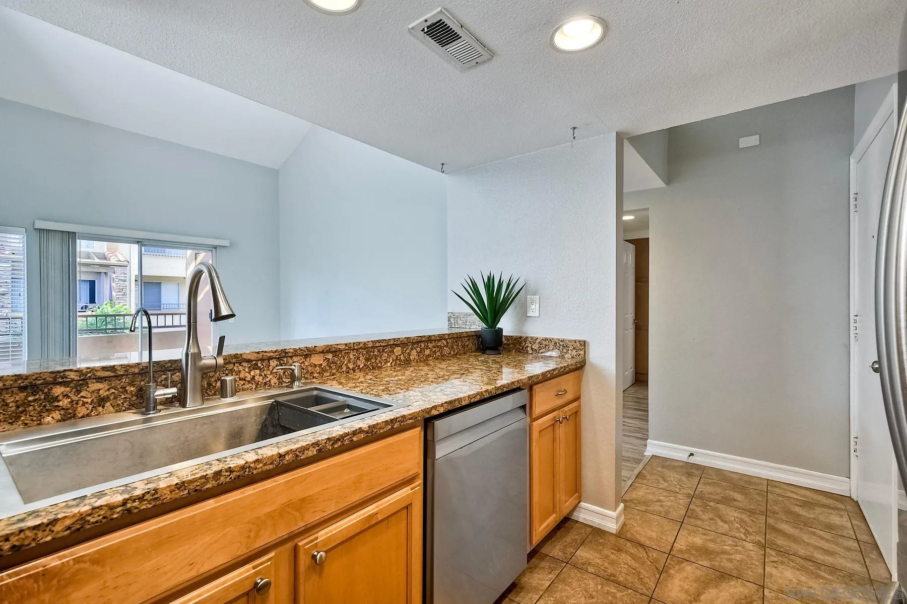 https://cdn.realtyfeed.com/cdn/127/250036445/0f559e0fdd0229b1986515de253c14bd.webp