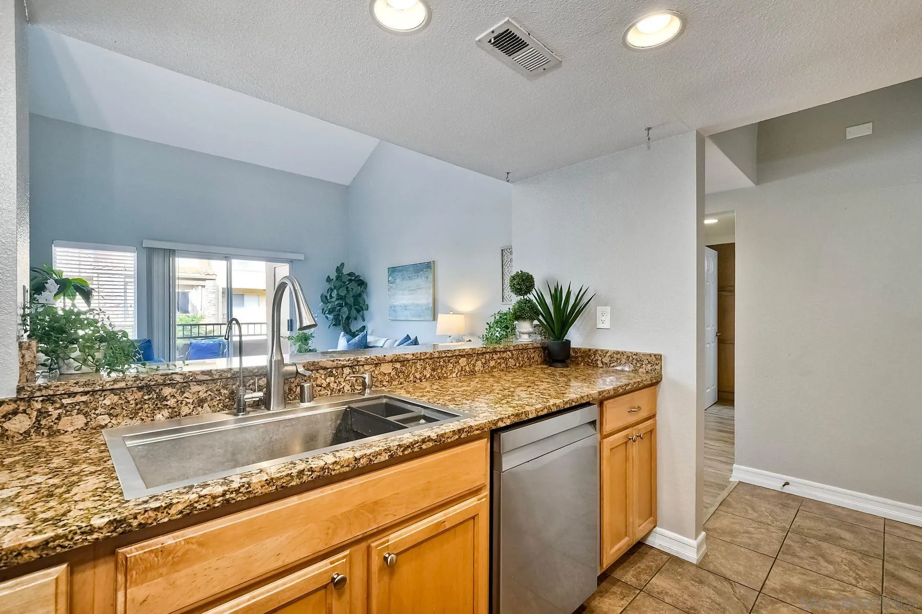 https://cdn.realtyfeed.com/cdn/127/250036445/34498a21a8242d4a0db917b5b77e230d.webp