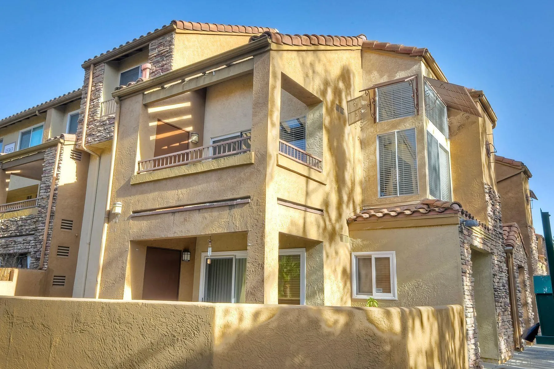 https://cdn.realtyfeed.com/cdn/127/250036445/3de419f8ee05a4e395c9ef43f95581a2.webp