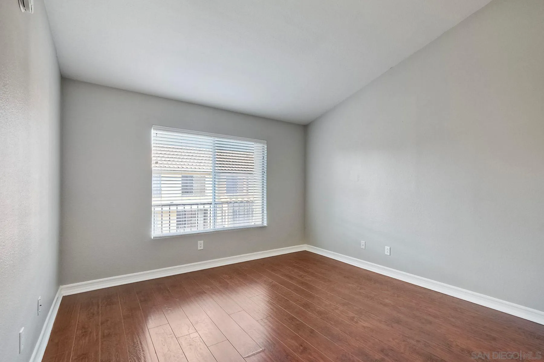 https://cdn.realtyfeed.com/cdn/127/250036445/5a87072dd7e15fad5c6c803d79c82136.webp