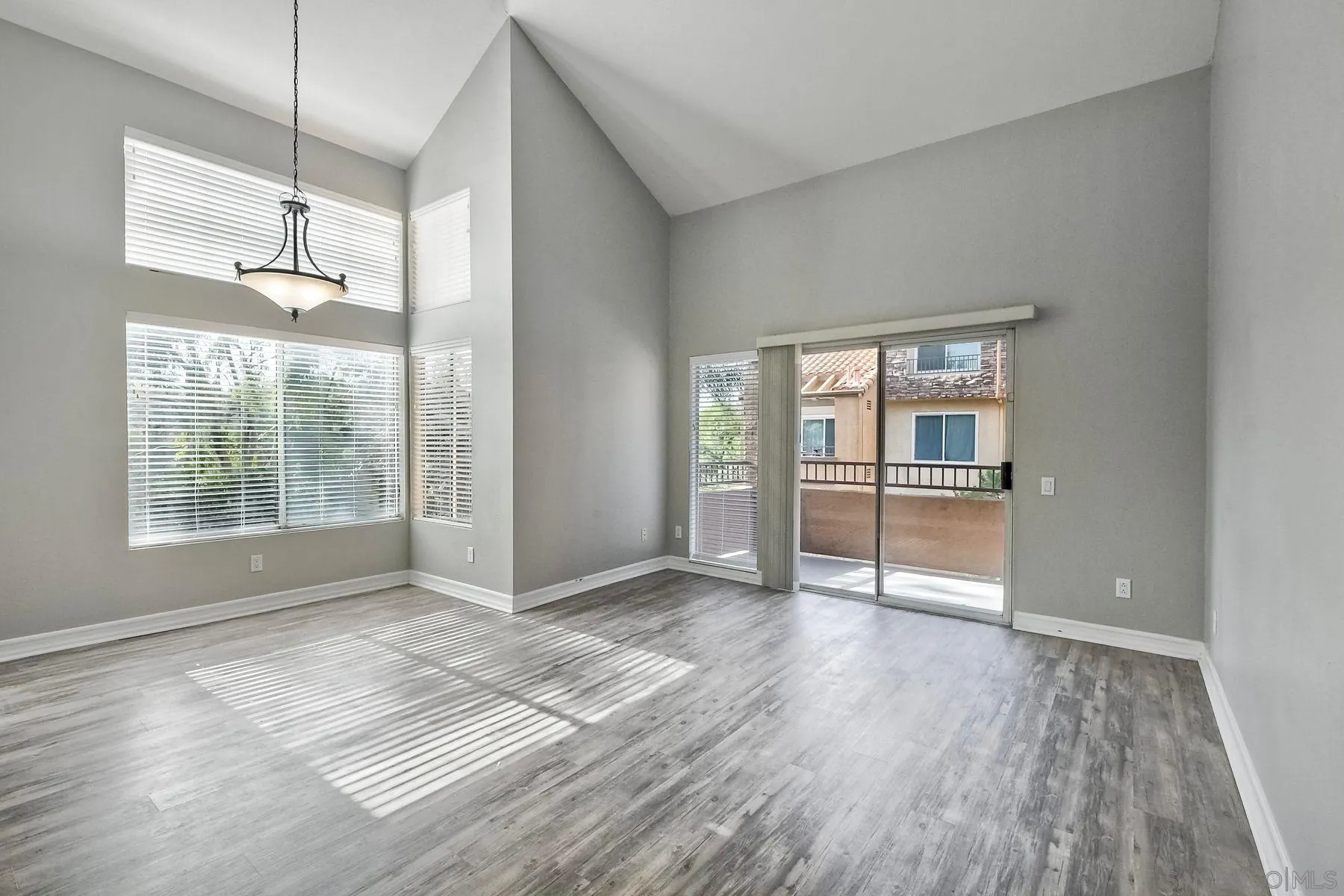 https://cdn.realtyfeed.com/cdn/127/250036445/e8be08601ddd6c34948f162956a8f57e.webp