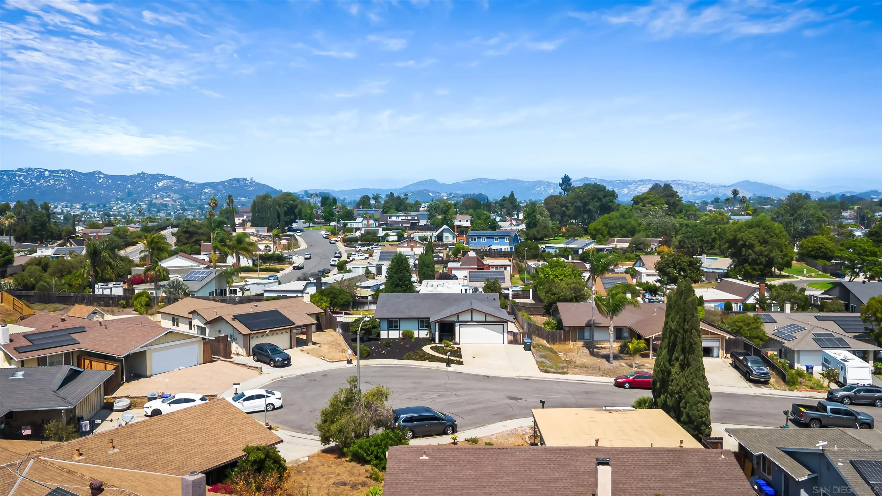 https://cdn.realtyfeed.com/cdn/127/250036446/0d50f1b7f847f06269d93bb43481c499.webp