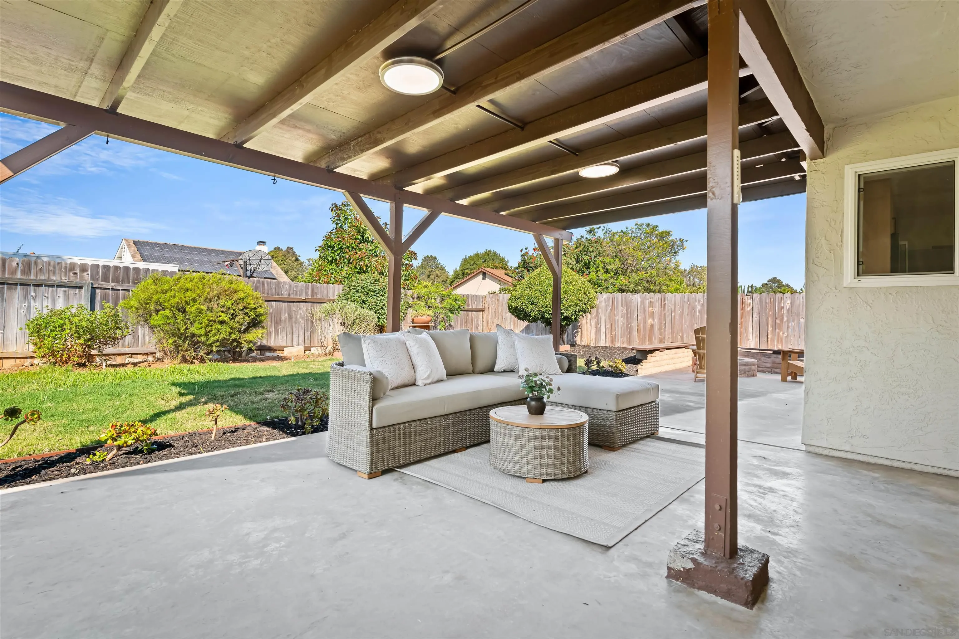 https://cdn.realtyfeed.com/cdn/127/250036446/88c657120ffb2eef96cb5458780558a2.webp