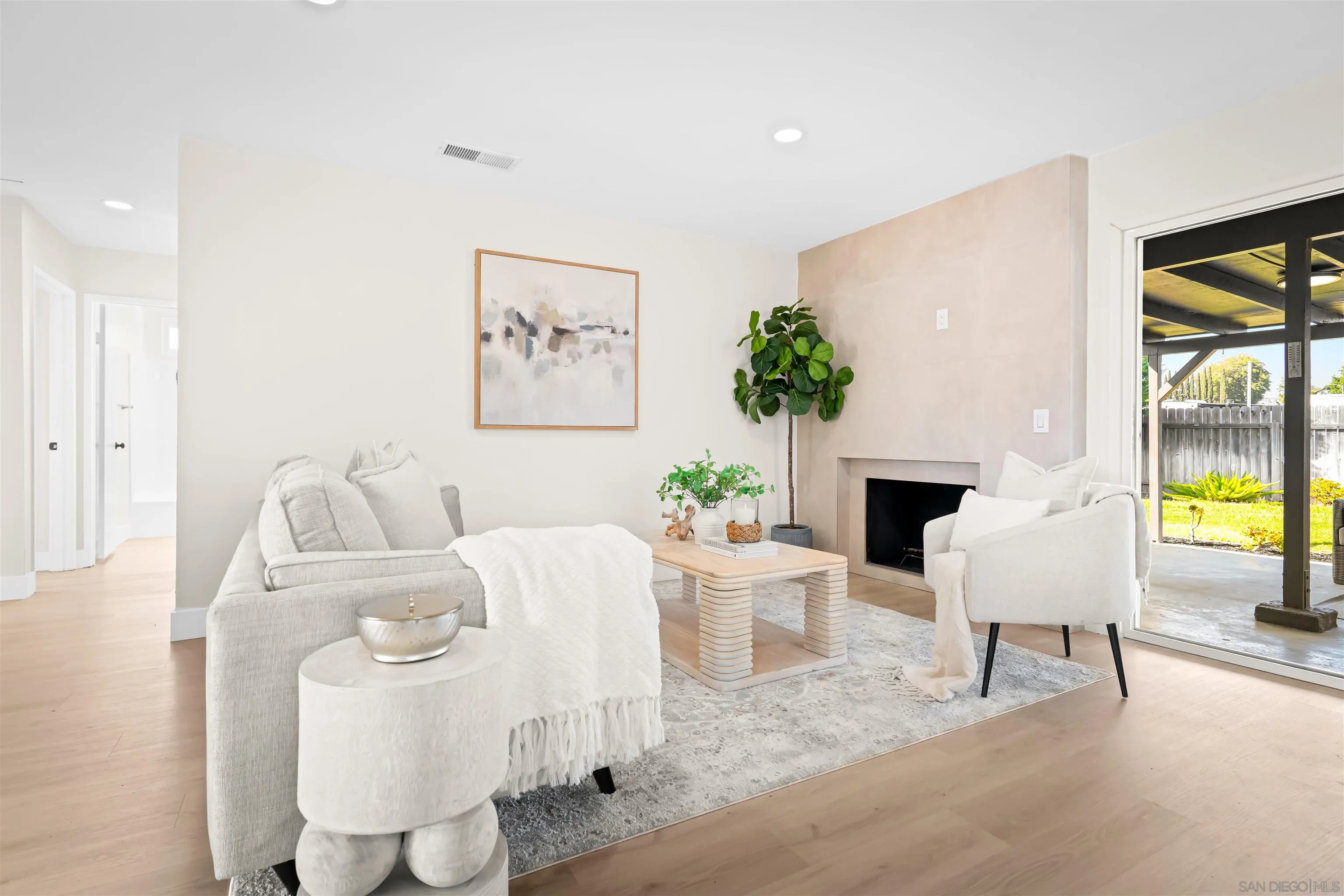 https://cdn.realtyfeed.com/cdn/127/250036446/9e09f8a1c1cf0eb1b7faf200a3210889.webp