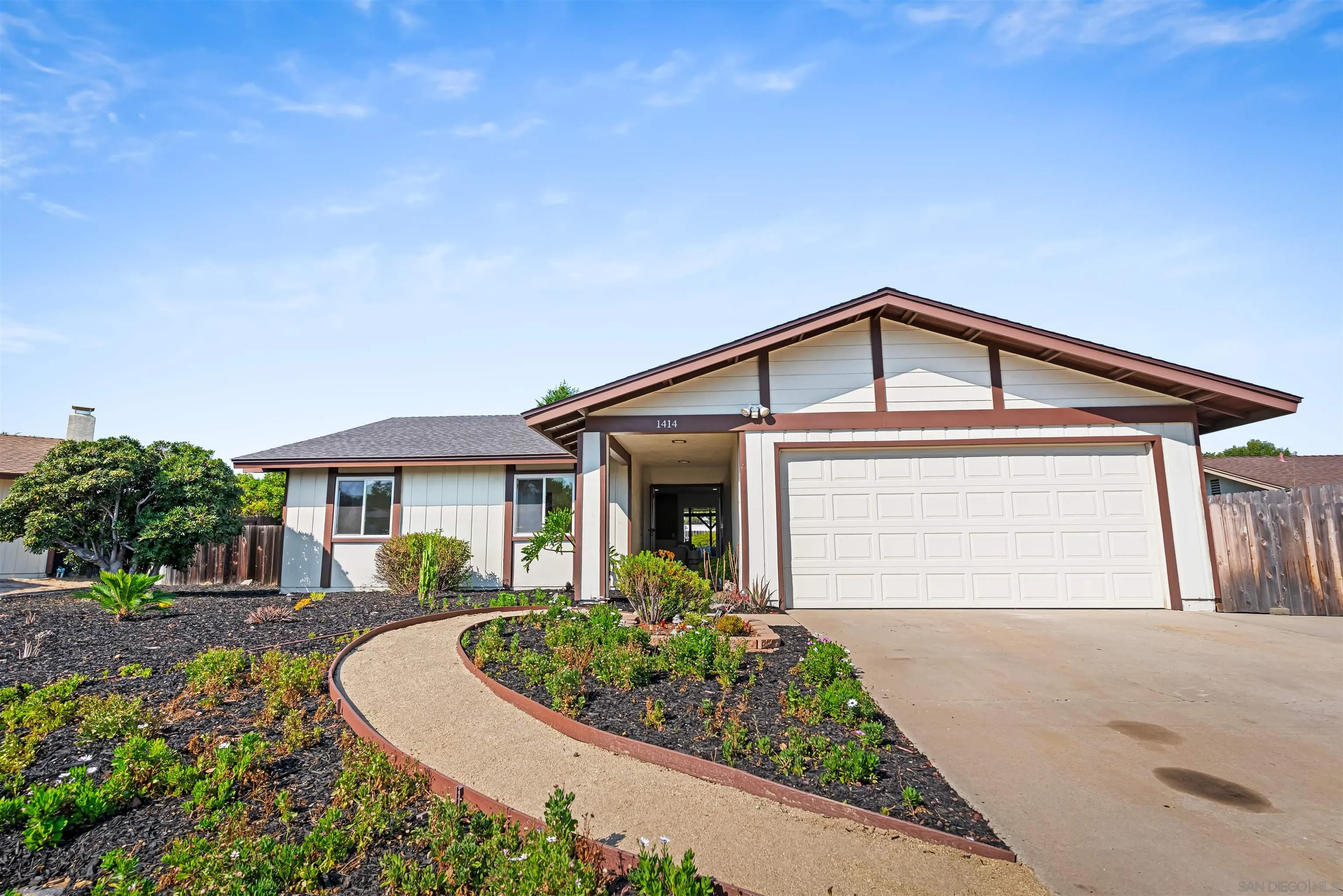 https://cdn.realtyfeed.com/cdn/127/250036446/f8fb491516eff3d9d525c67017c9695c.webp