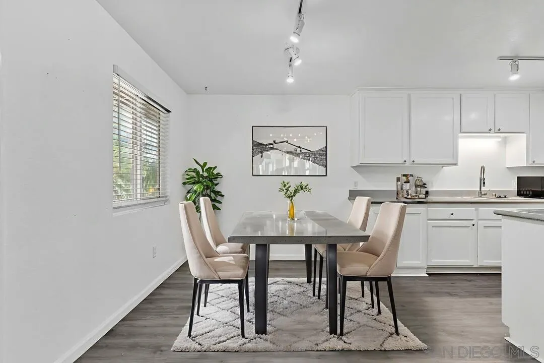 https://cdn.realtyfeed.com/cdn/127/250036449/747a16e6b4eff01131401c13148b122a.webp