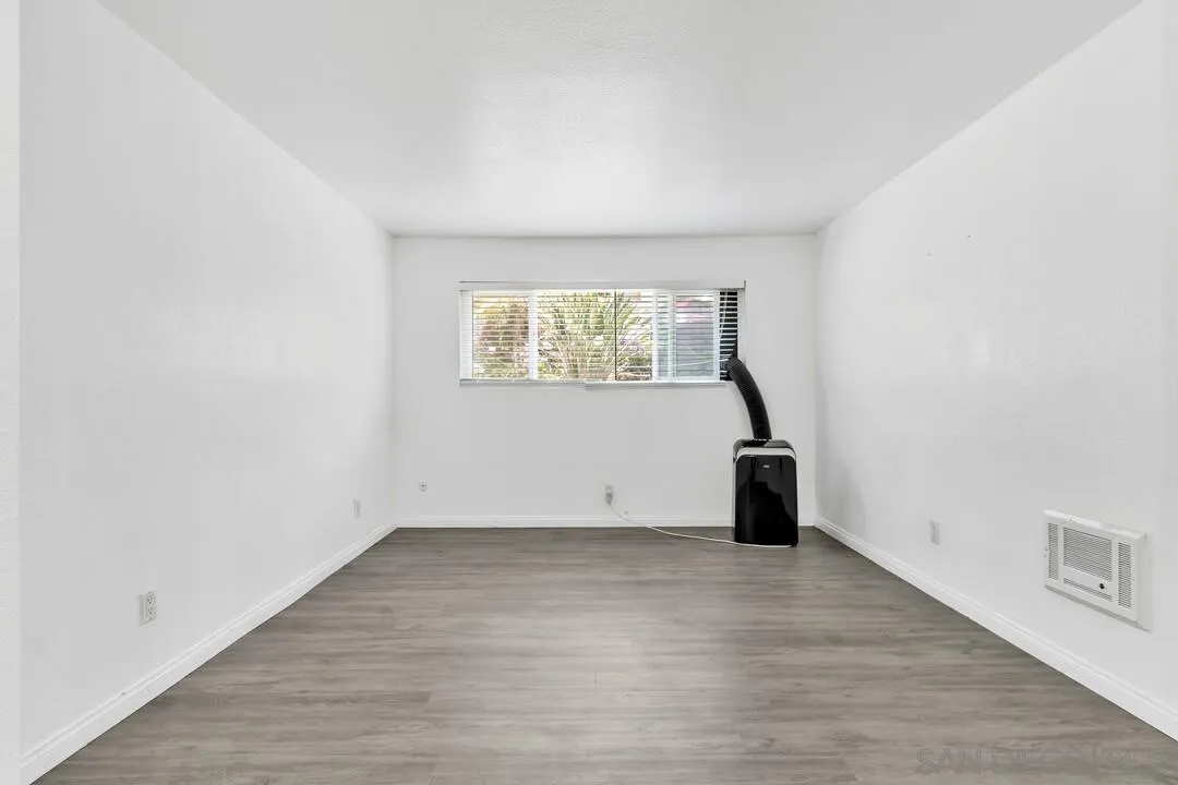 https://cdn.realtyfeed.com/cdn/127/250036449/d63b69c96efdbe3b0865329b7de8b028.webp