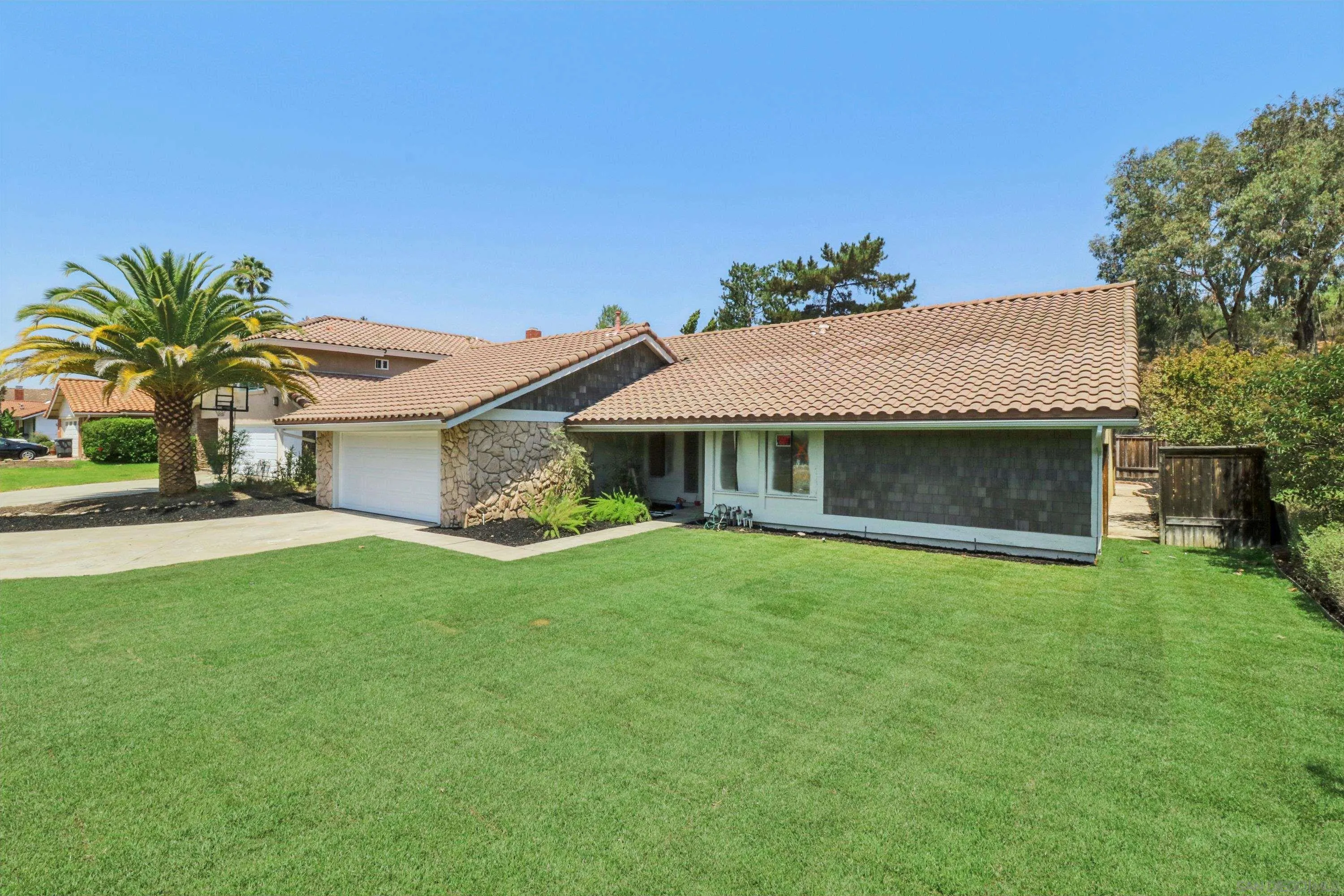 https://cdn.realtyfeed.com/cdn/127/250036450/02bd2b3065bf52463e3ab446d4a5eeb1.webp