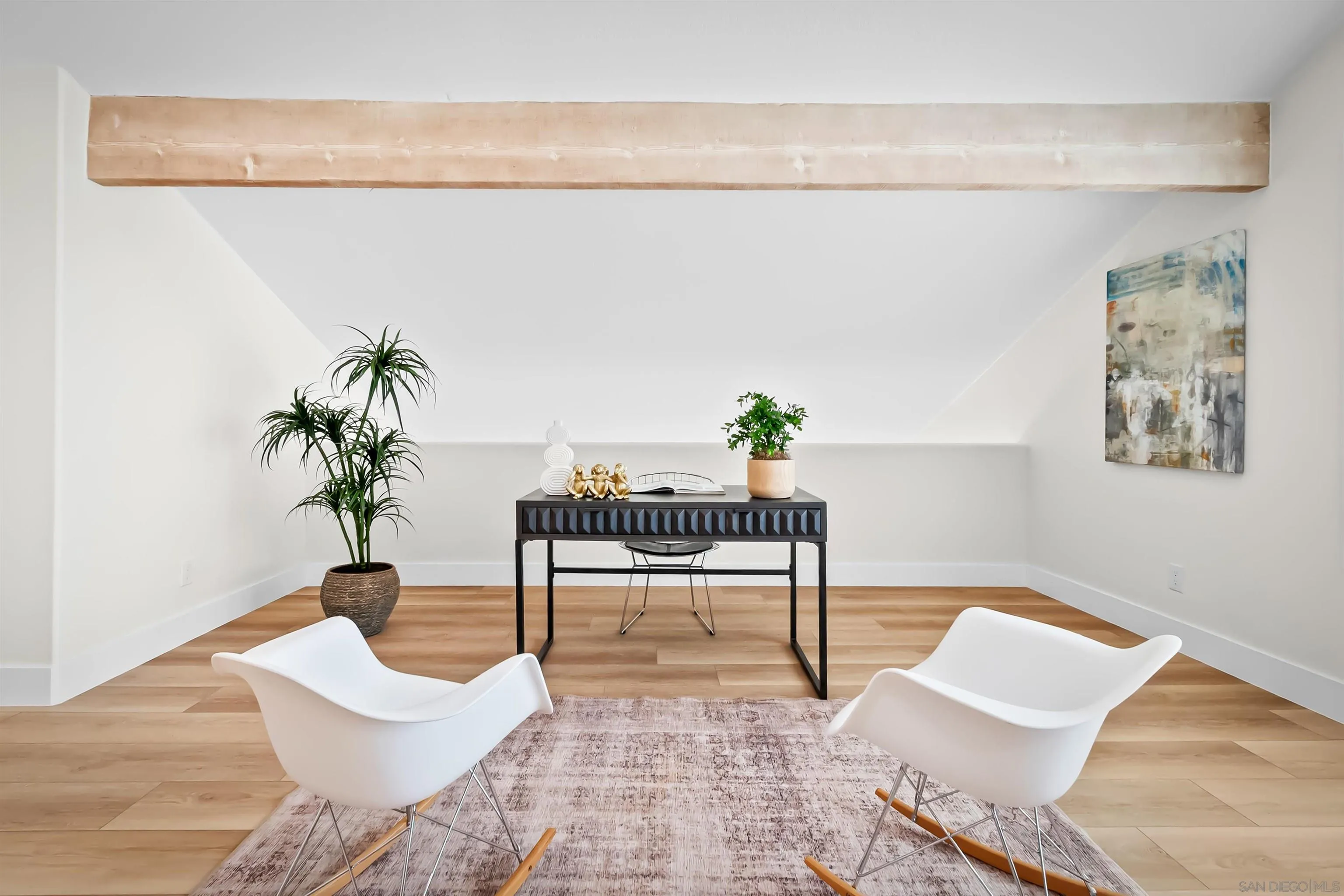 https://cdn.realtyfeed.com/cdn/127/250036452/1593a818a65efafdb4d571477b8cd935.webp