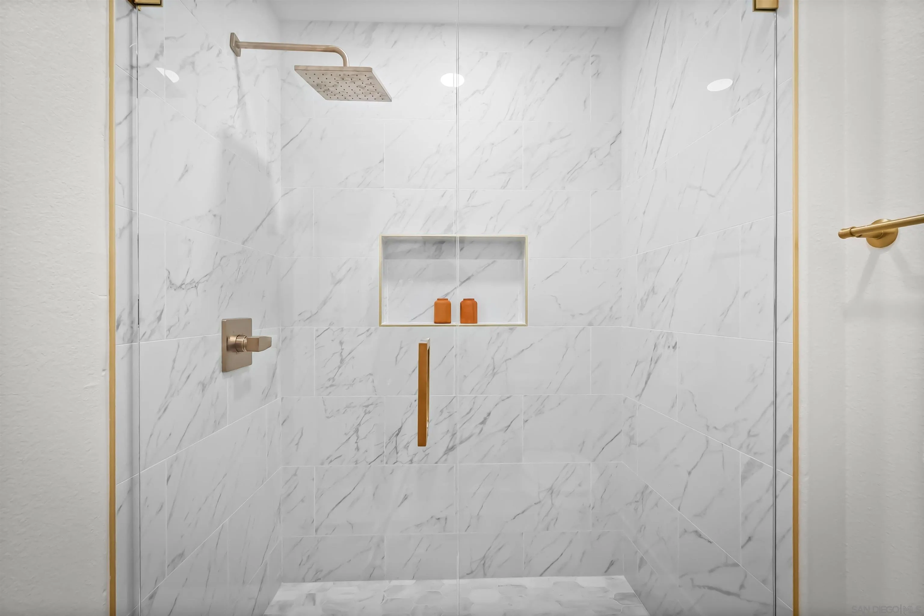 https://cdn.realtyfeed.com/cdn/127/250036452/3a88d1bfef7af5b2165cd687fafc2674.webp