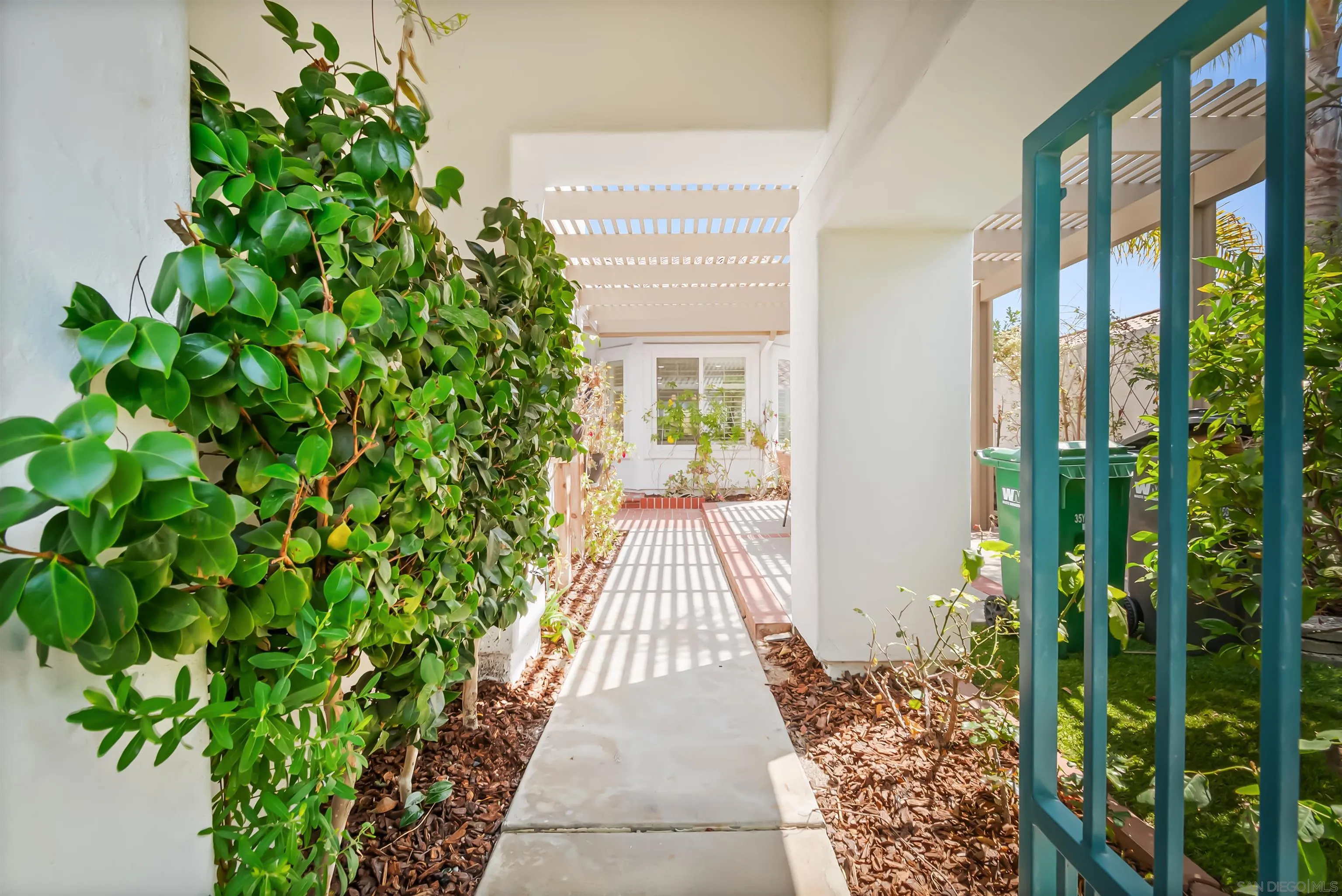 https://cdn.realtyfeed.com/cdn/127/250036452/60a74c4a93a10857426dab8e7c64f30c.webp